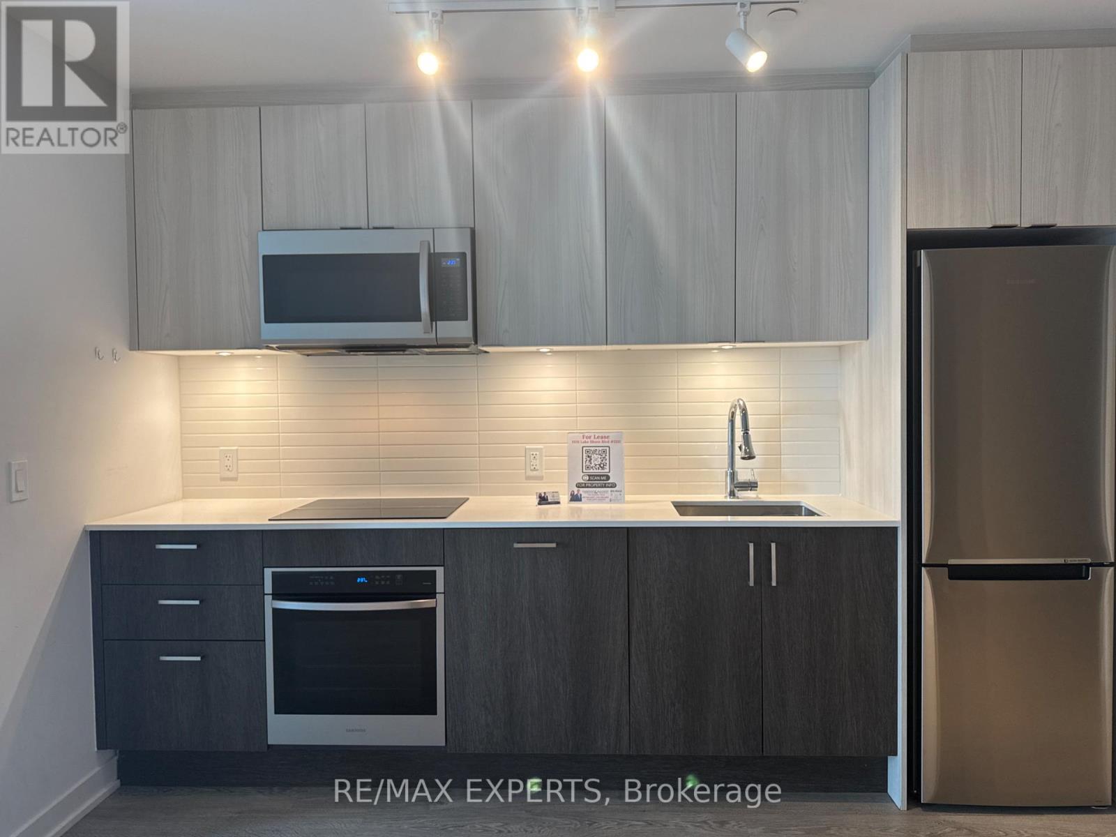 2211 - 1926 Lake Shore Boulevard W, Toronto, Ontario  M6S 1A1 - Photo 20 - W12488198