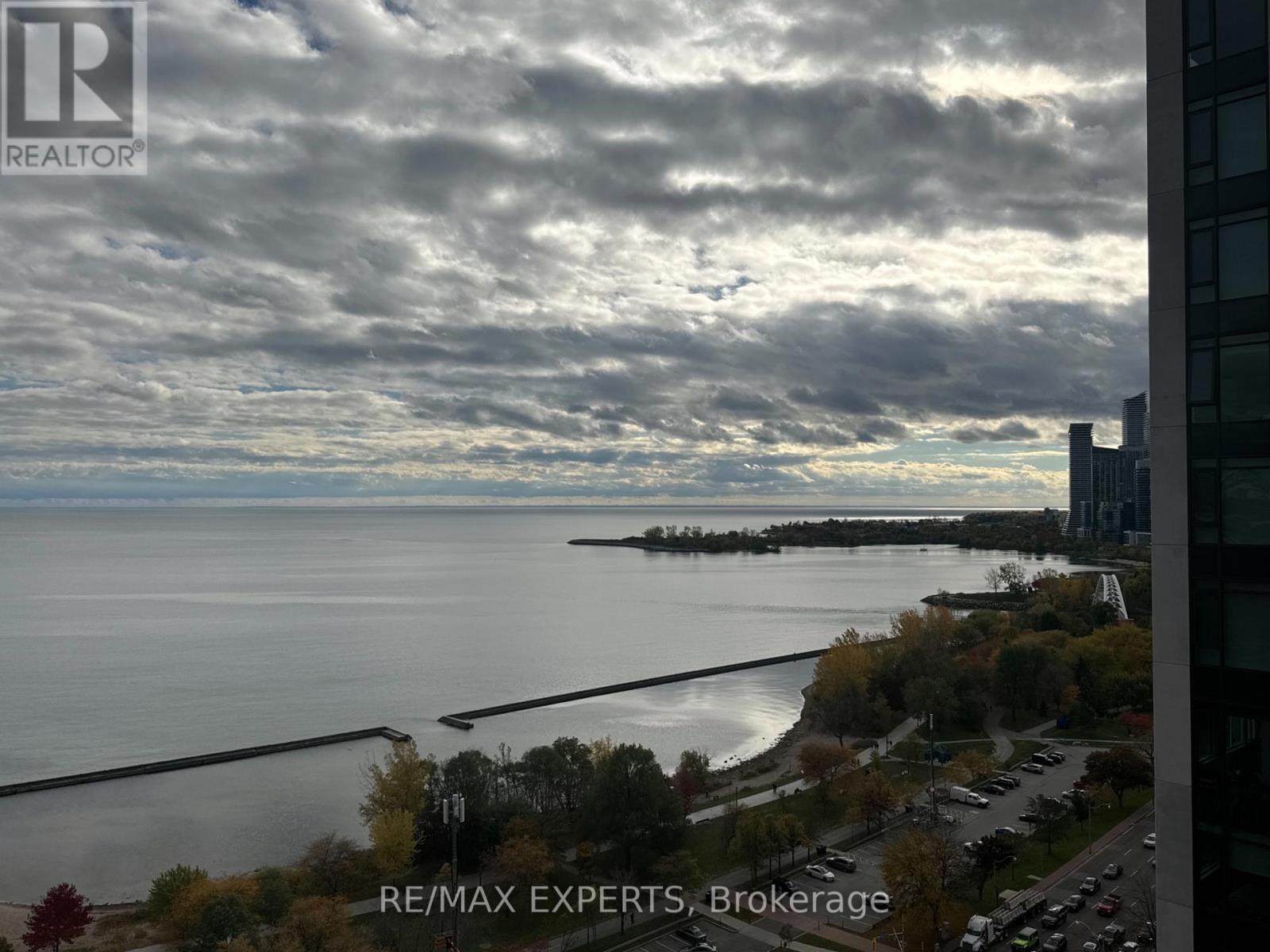 2211 - 1926 Lake Shore Boulevard W, Toronto, Ontario  M6S 1A1 - Photo 34 - W12488198