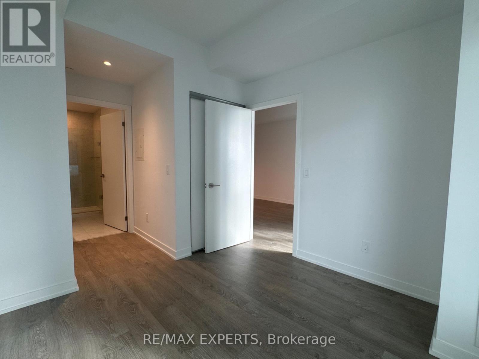 2211 - 1926 Lake Shore Boulevard W, Toronto, Ontario  M6S 1A1 - Photo 24 - W12488198