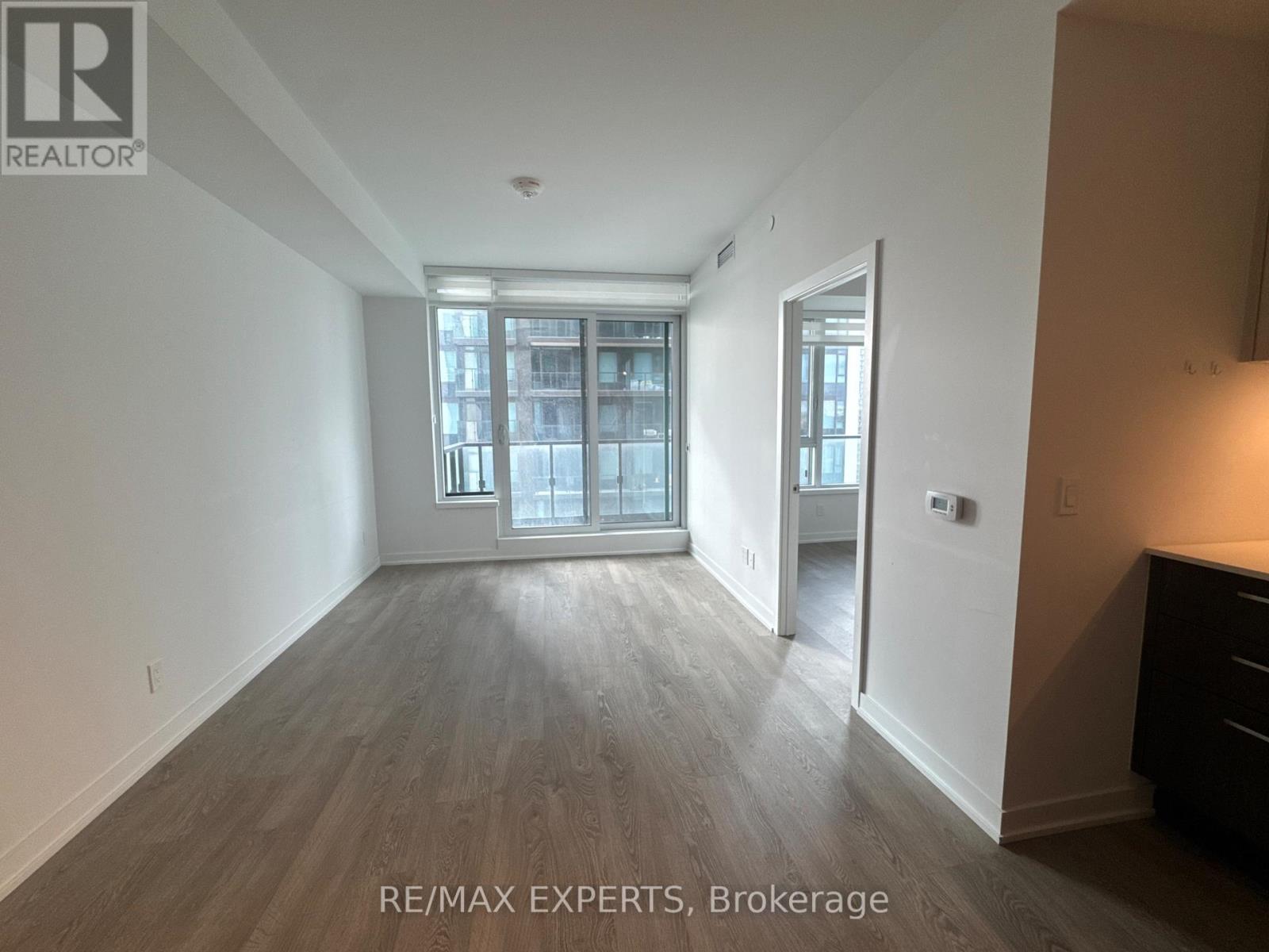 2211 - 1926 Lake Shore Boulevard W, Toronto, Ontario  M6S 1A1 - Photo 9 - W12488198