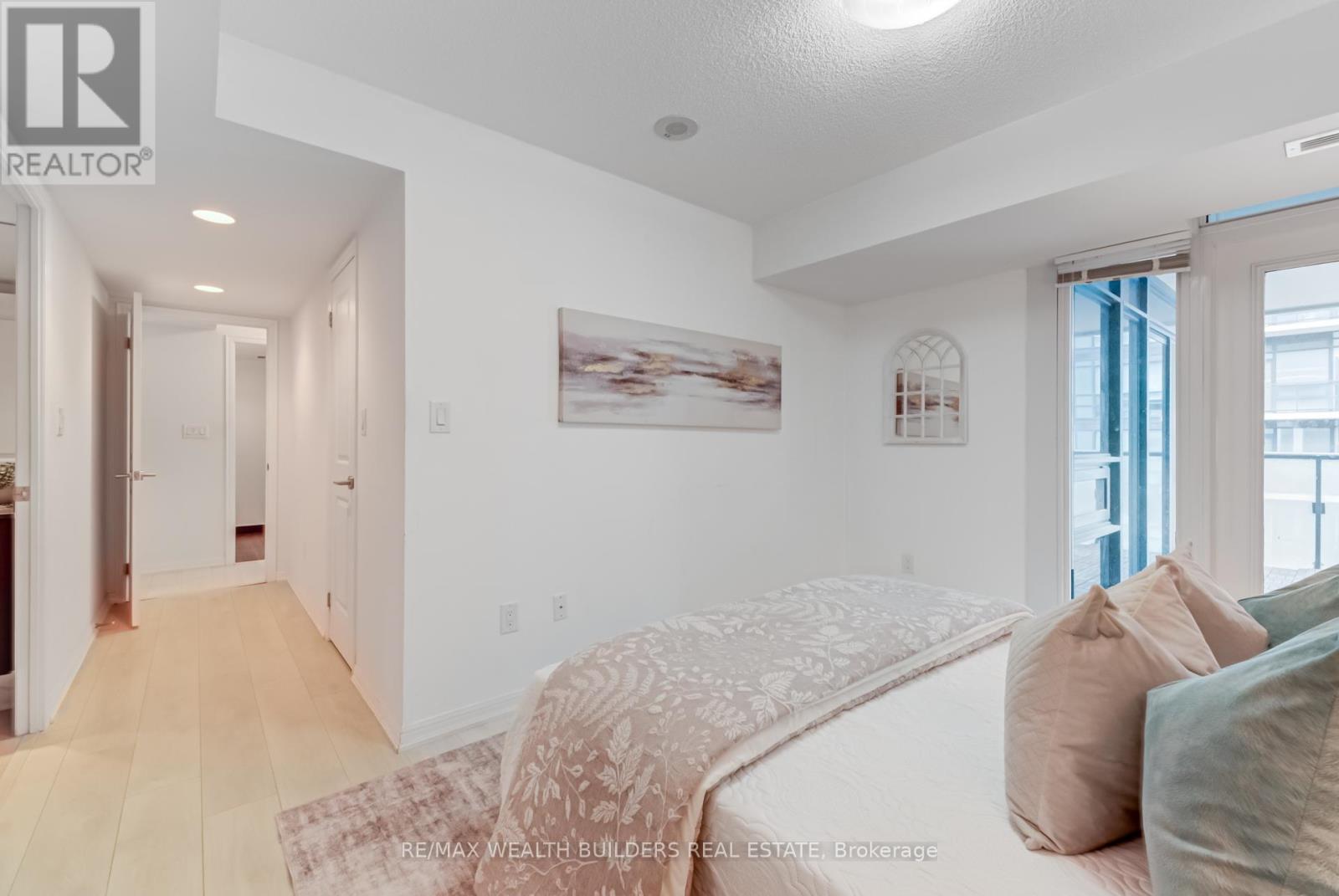 2322 - 400 Adelaide Street E, Toronto (Moss Park), Ontario  M5A 4S3 - Photo 16 - C12499898