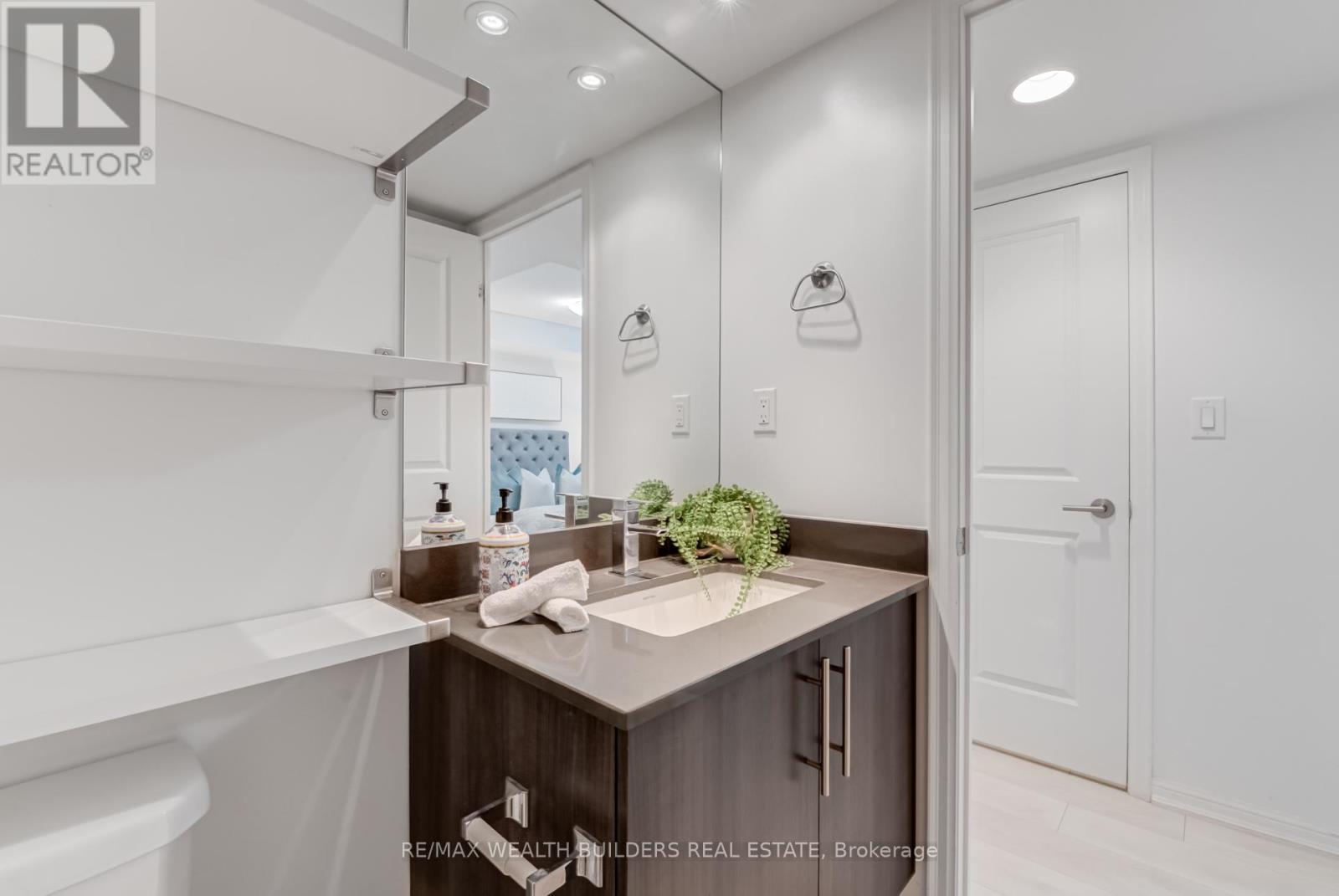 2322 - 400 Adelaide Street E, Toronto (Moss Park), Ontario  M5A 4S3 - Photo 17 - C12499898