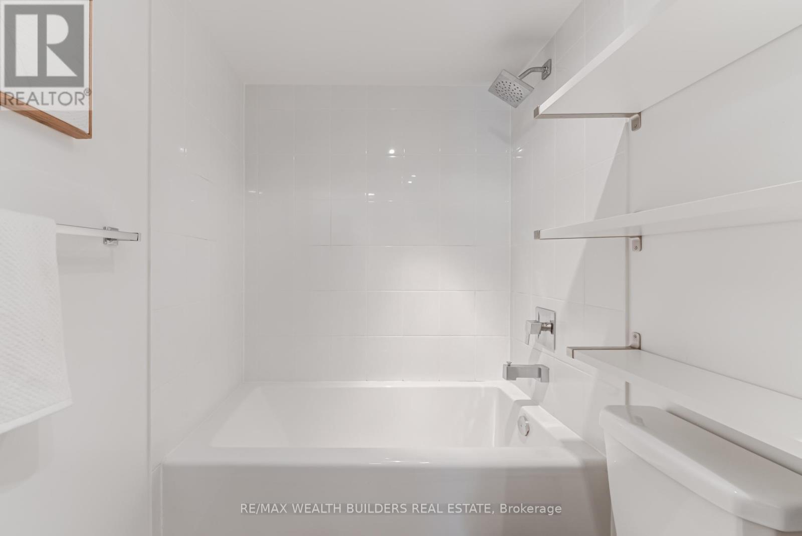 2322 - 400 Adelaide Street E, Toronto (Moss Park), Ontario  M5A 4S3 - Photo 19 - C12499898