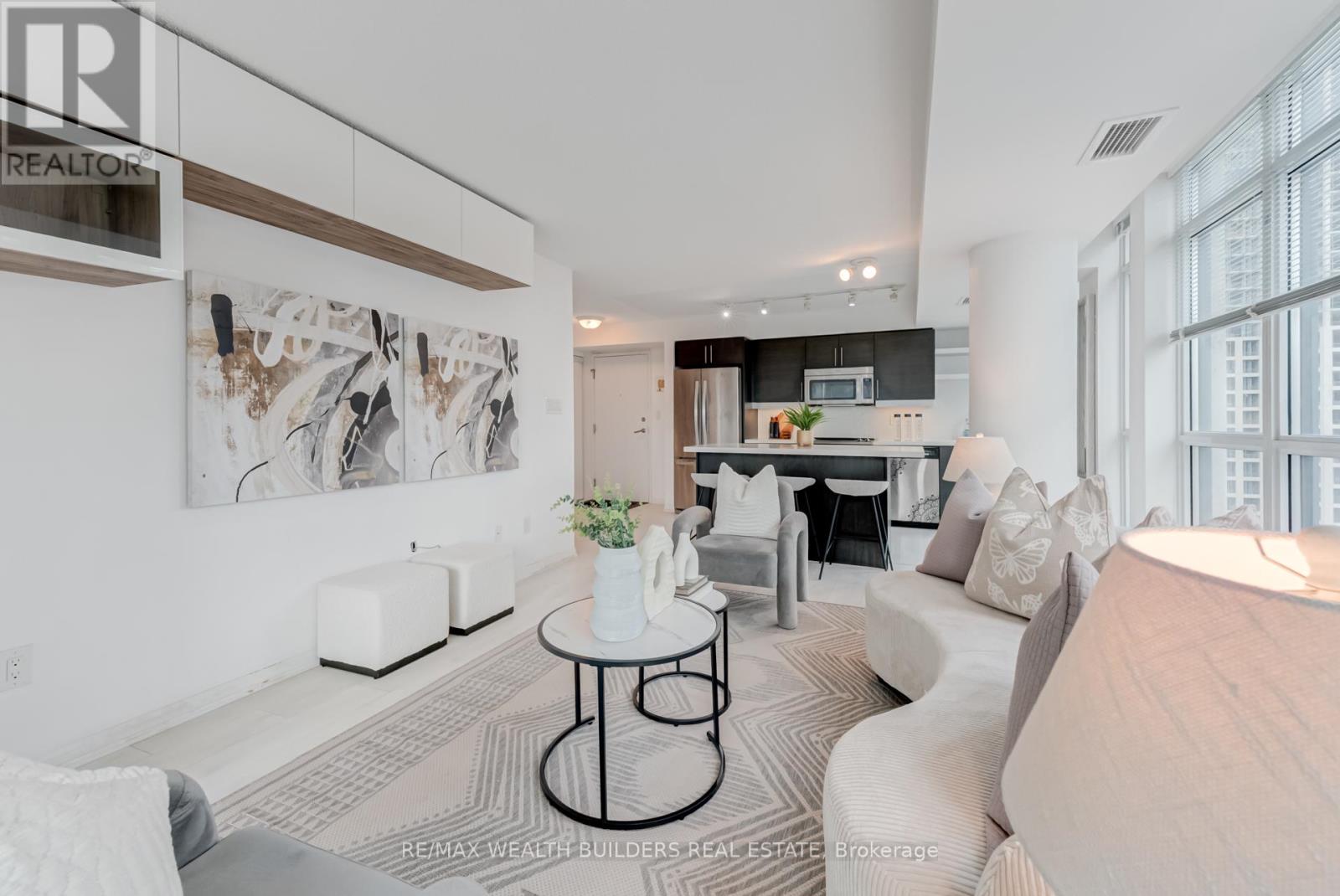 2322 - 400 Adelaide Street E, Toronto (Moss Park), Ontario  M5A 4S3 - Photo 3 - C12499898