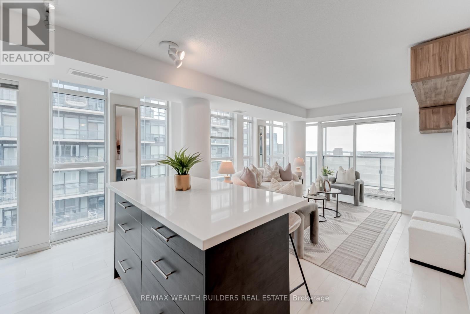 2322 - 400 Adelaide Street E, Toronto (Moss Park), Ontario  M5A 4S3 - Photo 5 - C12499898