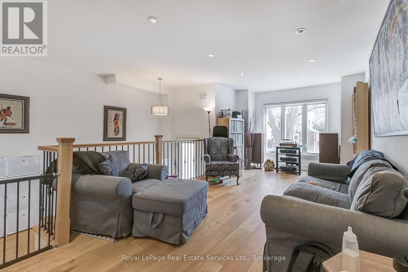 176 Leyton Avenue, Toronto, Ontario  M1L 3V6 - Photo 6 - E12499940