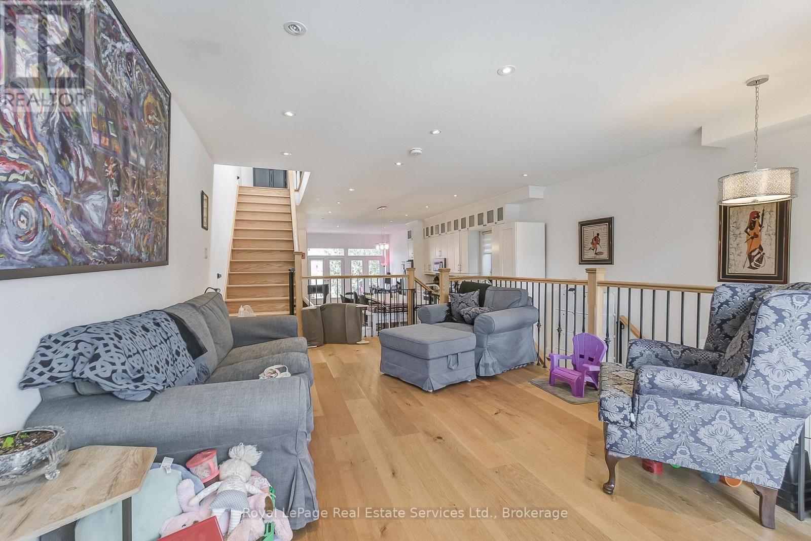 176 Leyton Avenue, Toronto, Ontario  M1L 3V6 - Photo 7 - E12499940