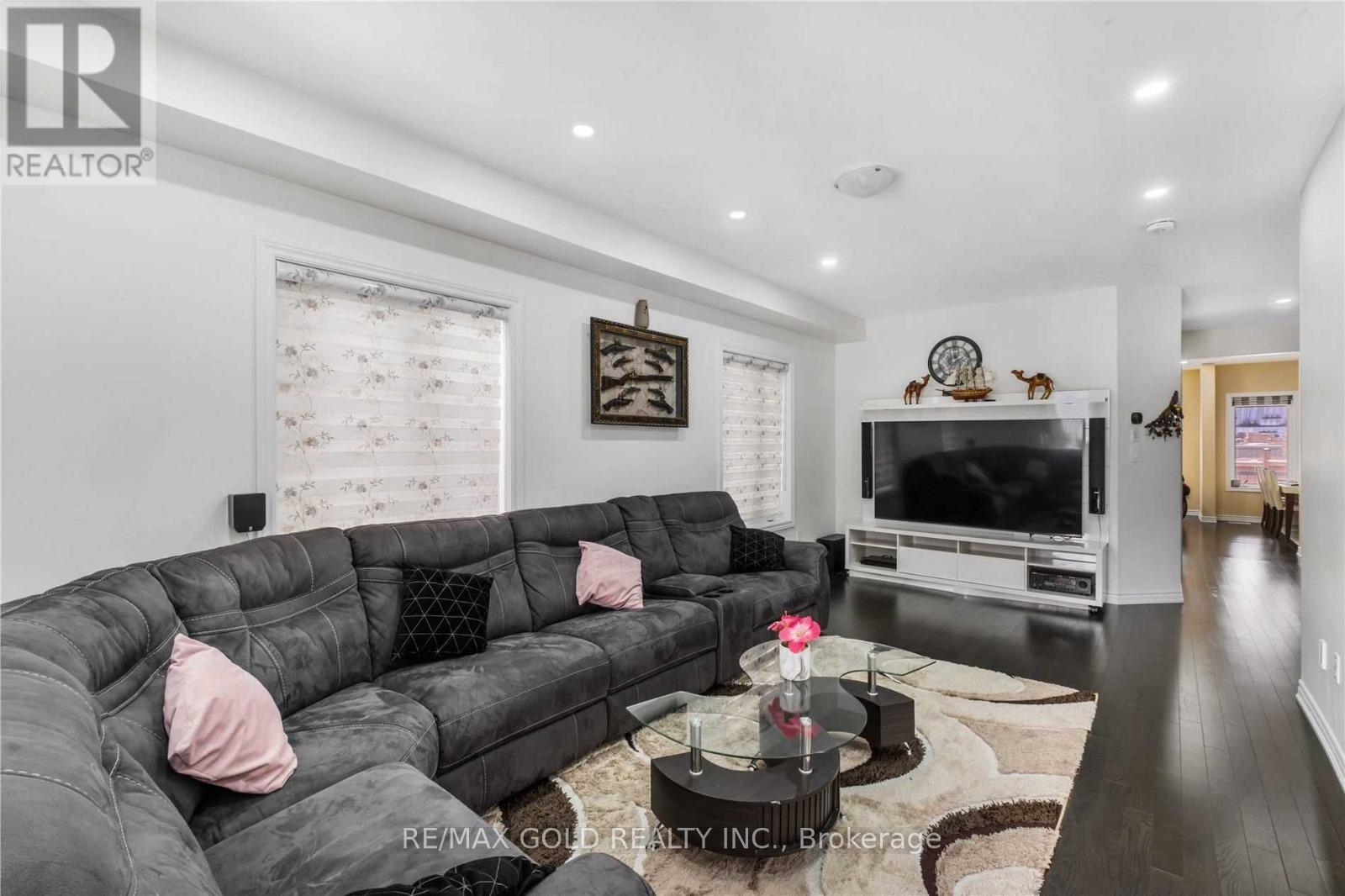 Upper - 23 Action Drive, Brampton, Ontario  L7A 5A8 - Photo 4 - W12499906