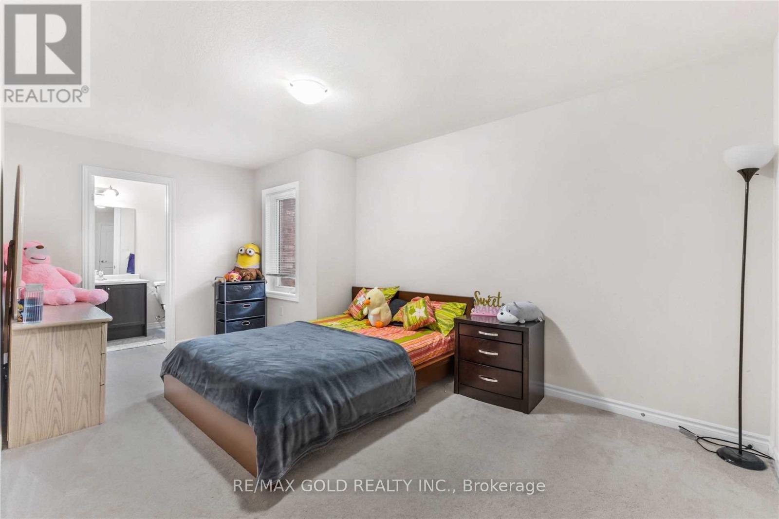 Upper - 23 Action Drive, Brampton, Ontario  L7A 5A8 - Photo 9 - W12499906