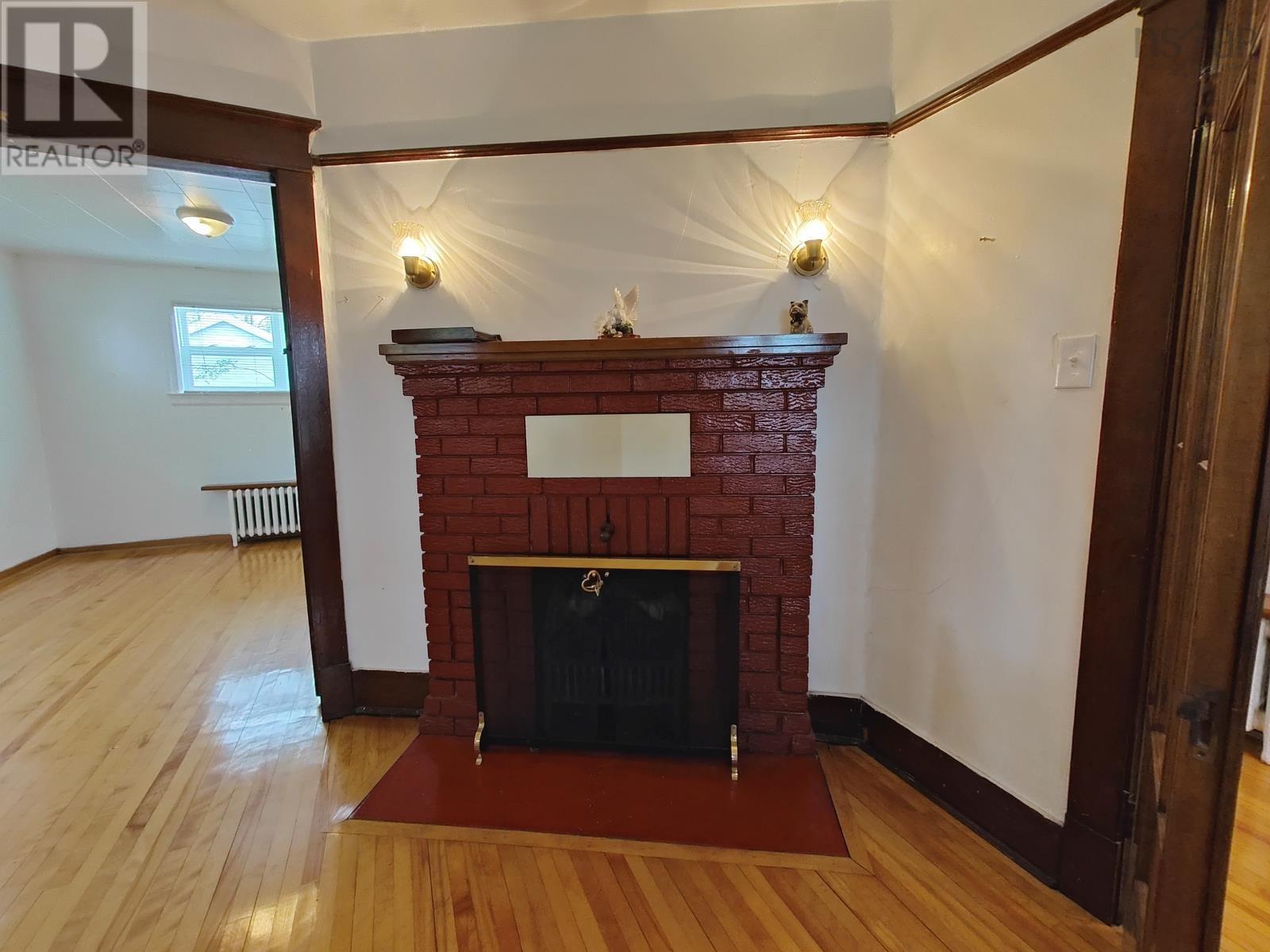 32 Mercer Street, Sydney, Nova Scotia  B1N 2X7 - Photo 10 - 202527061