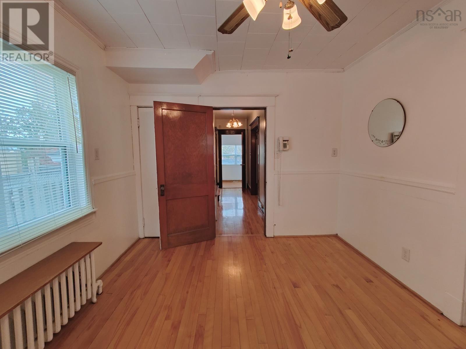 32 Mercer Street, Sydney, Nova Scotia  B1N 2X7 - Photo 16 - 202527061