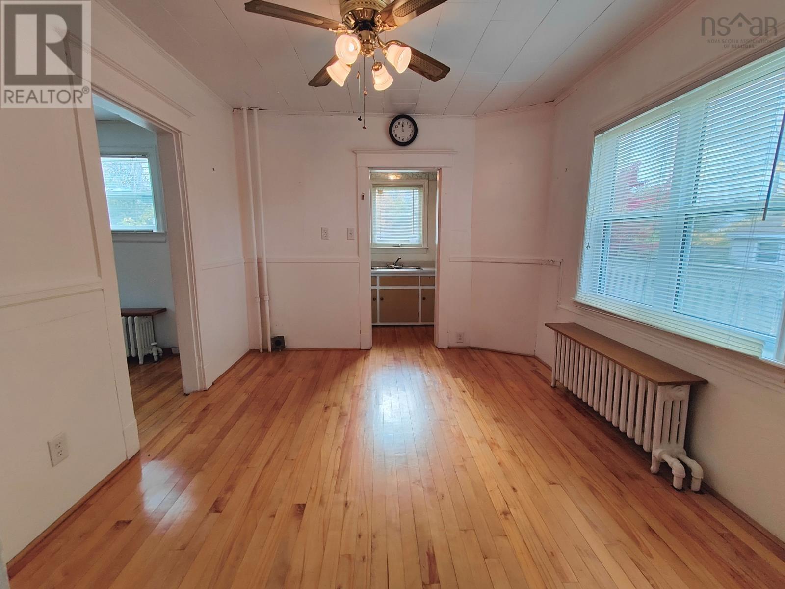 32 Mercer Street, Sydney, Nova Scotia  B1N 2X7 - Photo 17 - 202527061