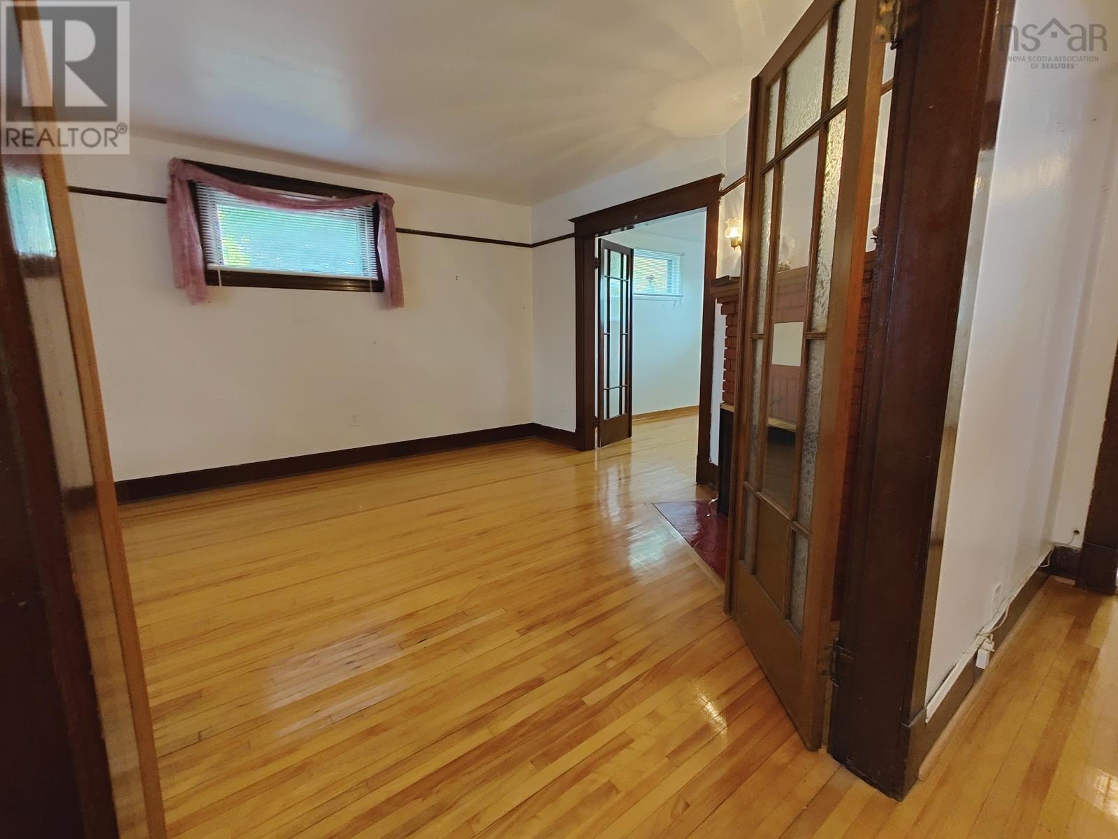 32 Mercer Street, Sydney, Nova Scotia  B1N 2X7 - Photo 9 - 202527061