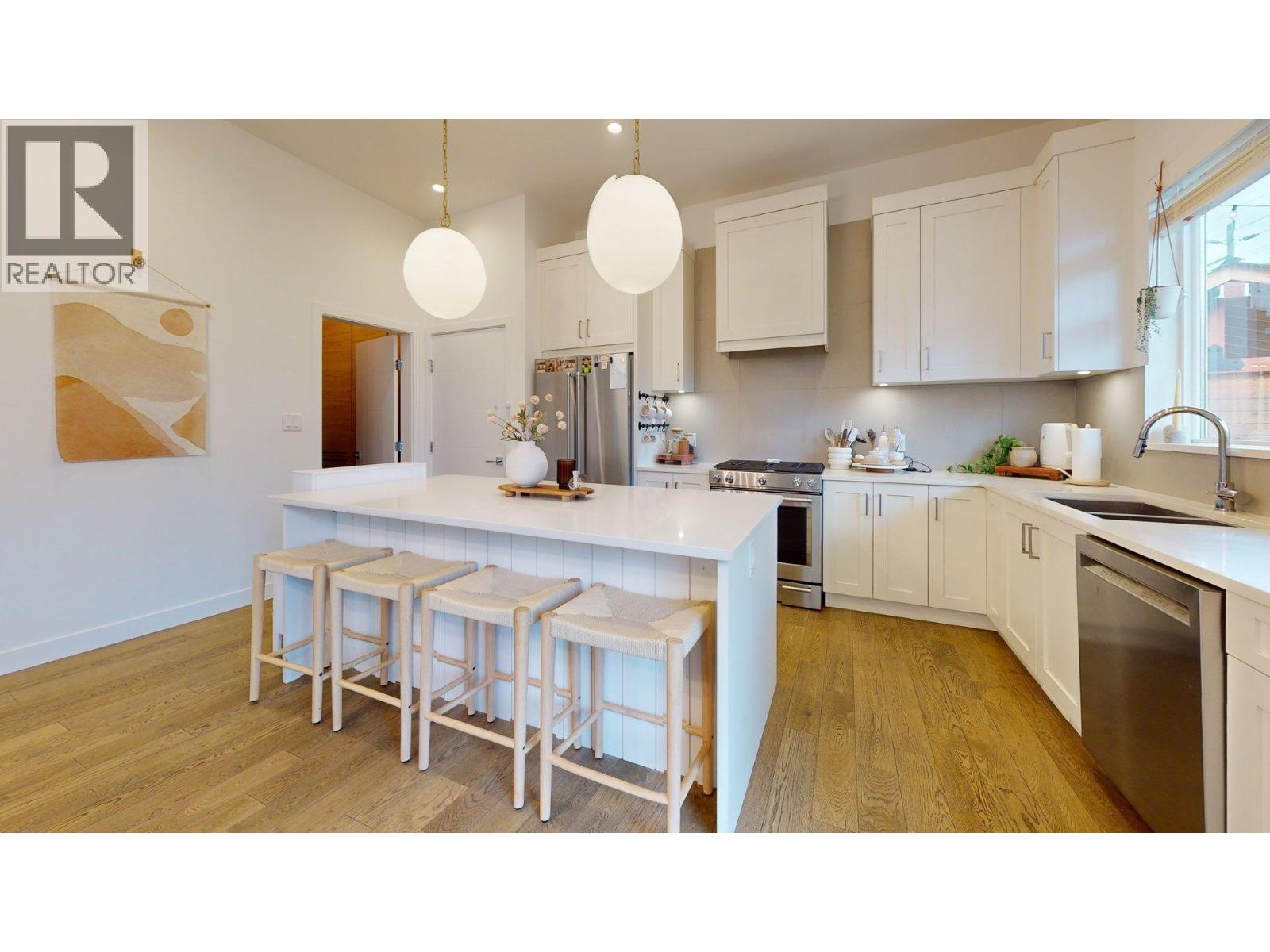 39212 CARDINAL DRIVE, Squamish, British Columbia