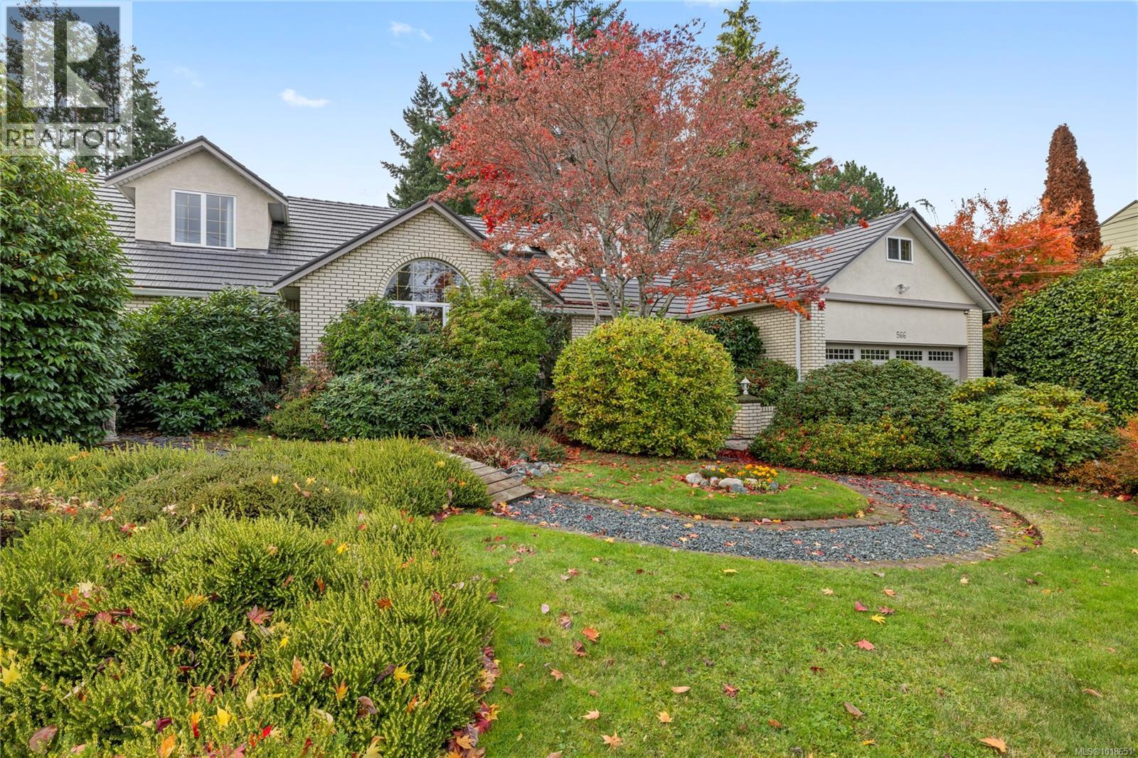 566 Crescent Rd W, Qualicum Beach, British Columbia  V9K 1J2 - Photo 7 - 1018651