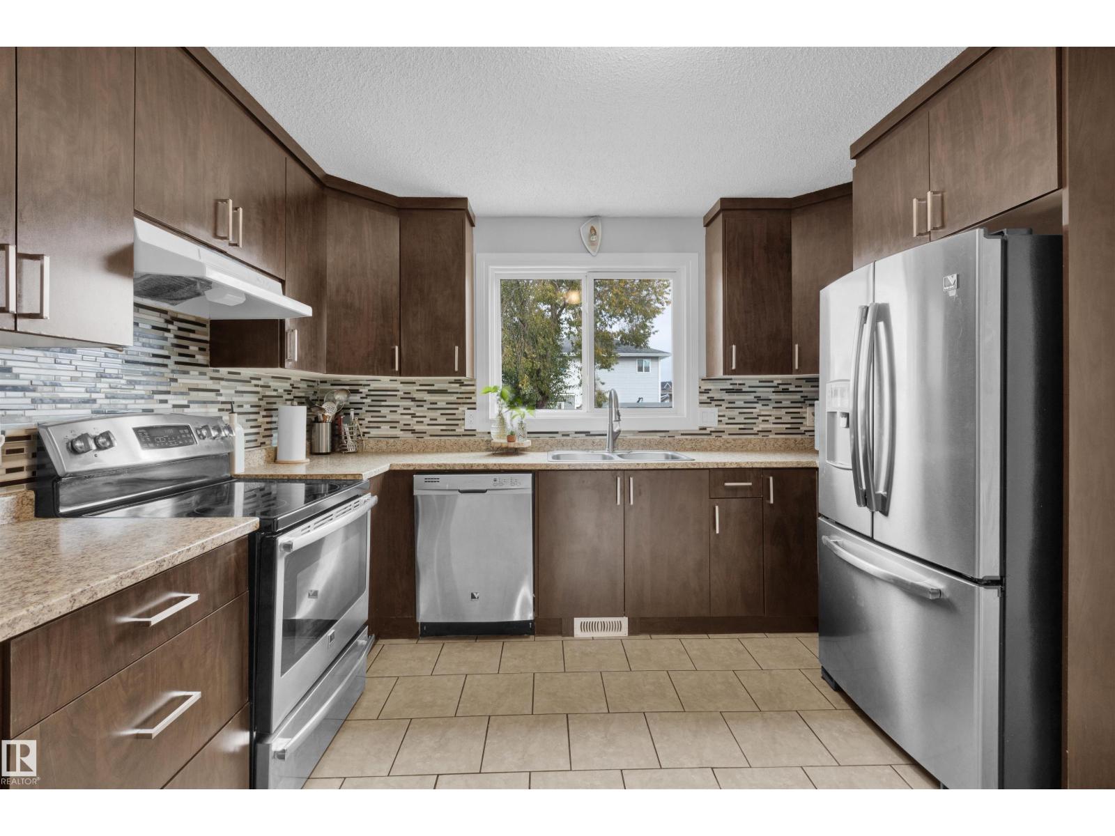 75 Grand Meadow Cr Nw, Edmonton, Alberta  T6L 1A3 - Photo 11 - E4464405