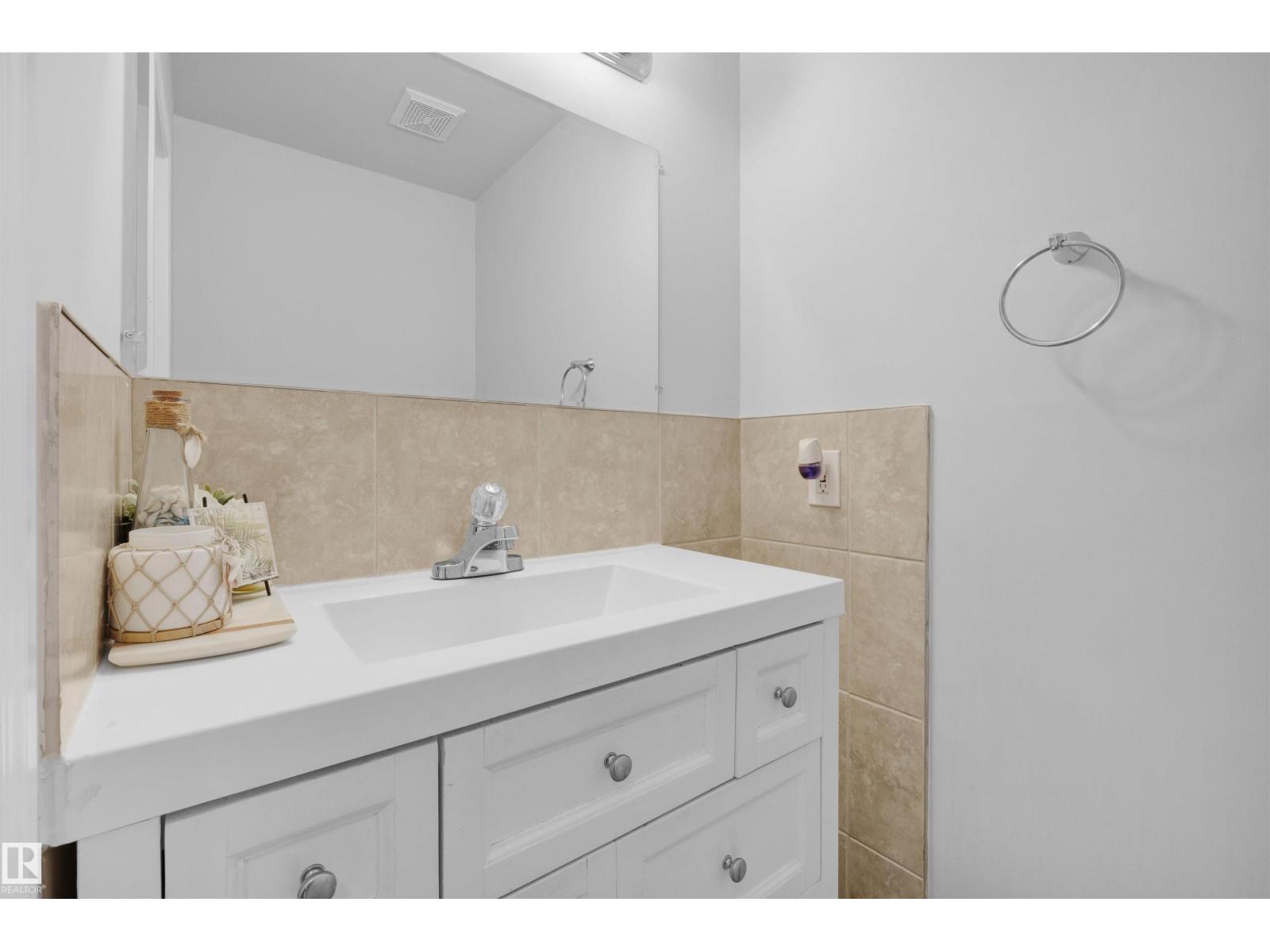 75 Grand Meadow Cr Nw, Edmonton, Alberta  T6L 1A3 - Photo 13 - E4464405