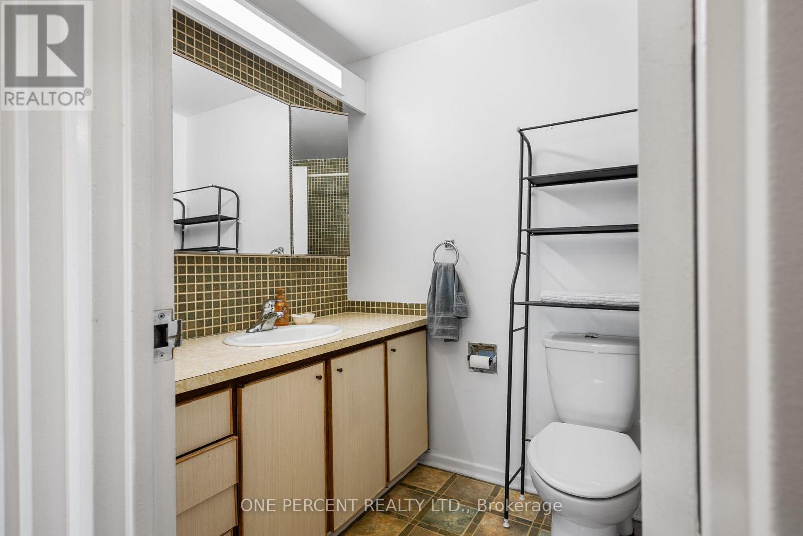 201 - 373 Laurier Avenue E, Ottawa, Ontario  K1N 8X6 - Photo 21 - X12499996