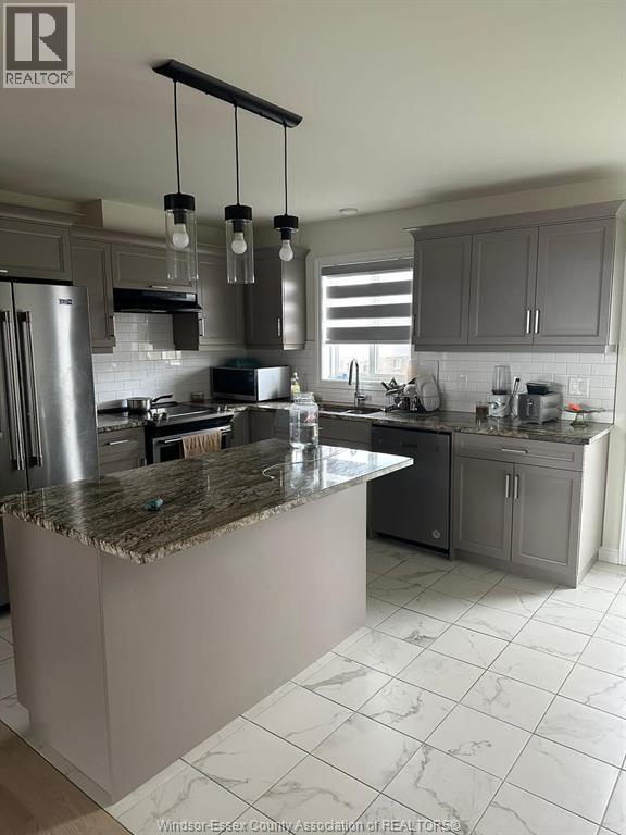 389 MAGNOLIA LANE, lakeshore, Ontario