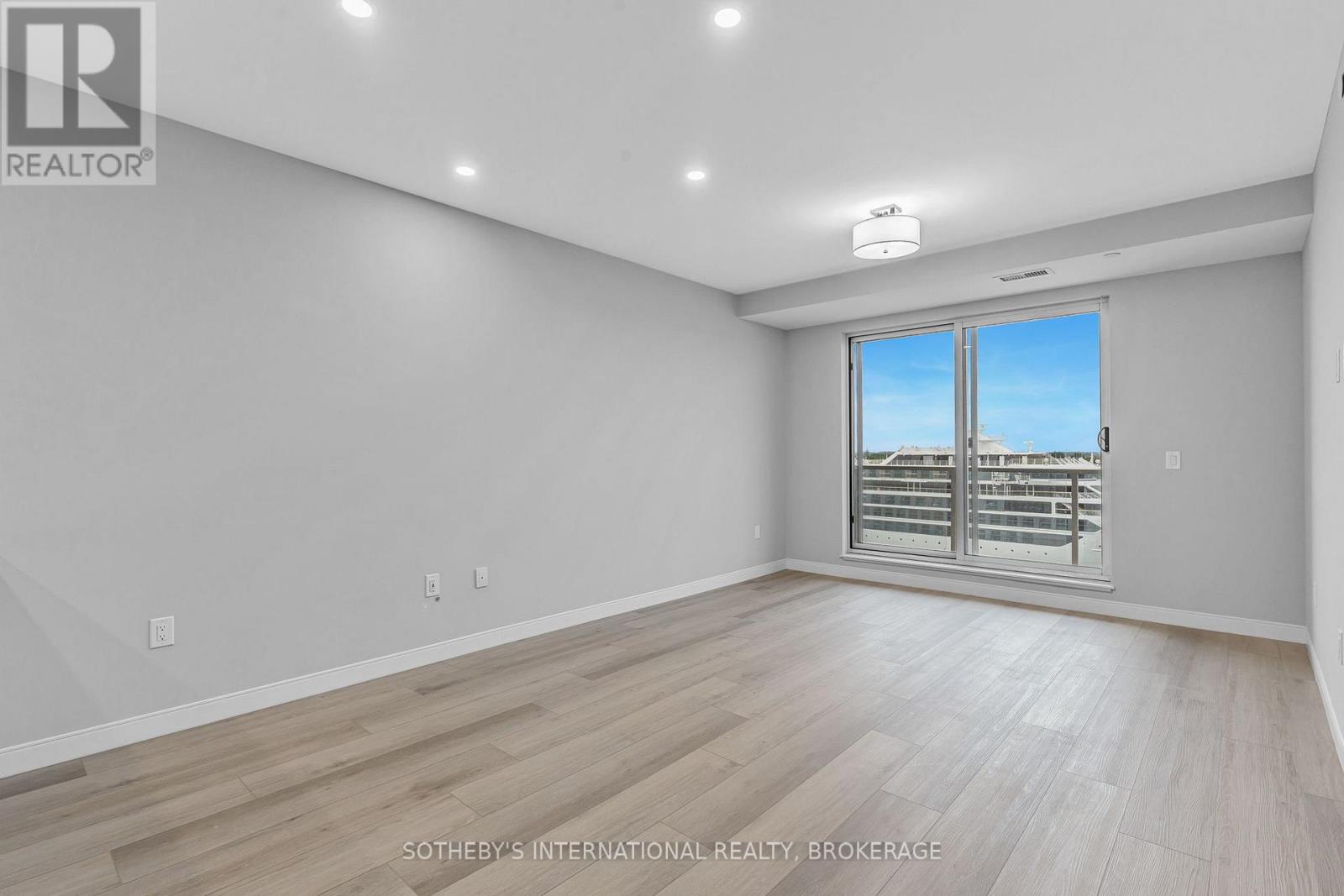 707 - 118 West Street, Port Colborne (Sugarloaf), Ontario  L3K 4C9 - Photo 12 - X12499948