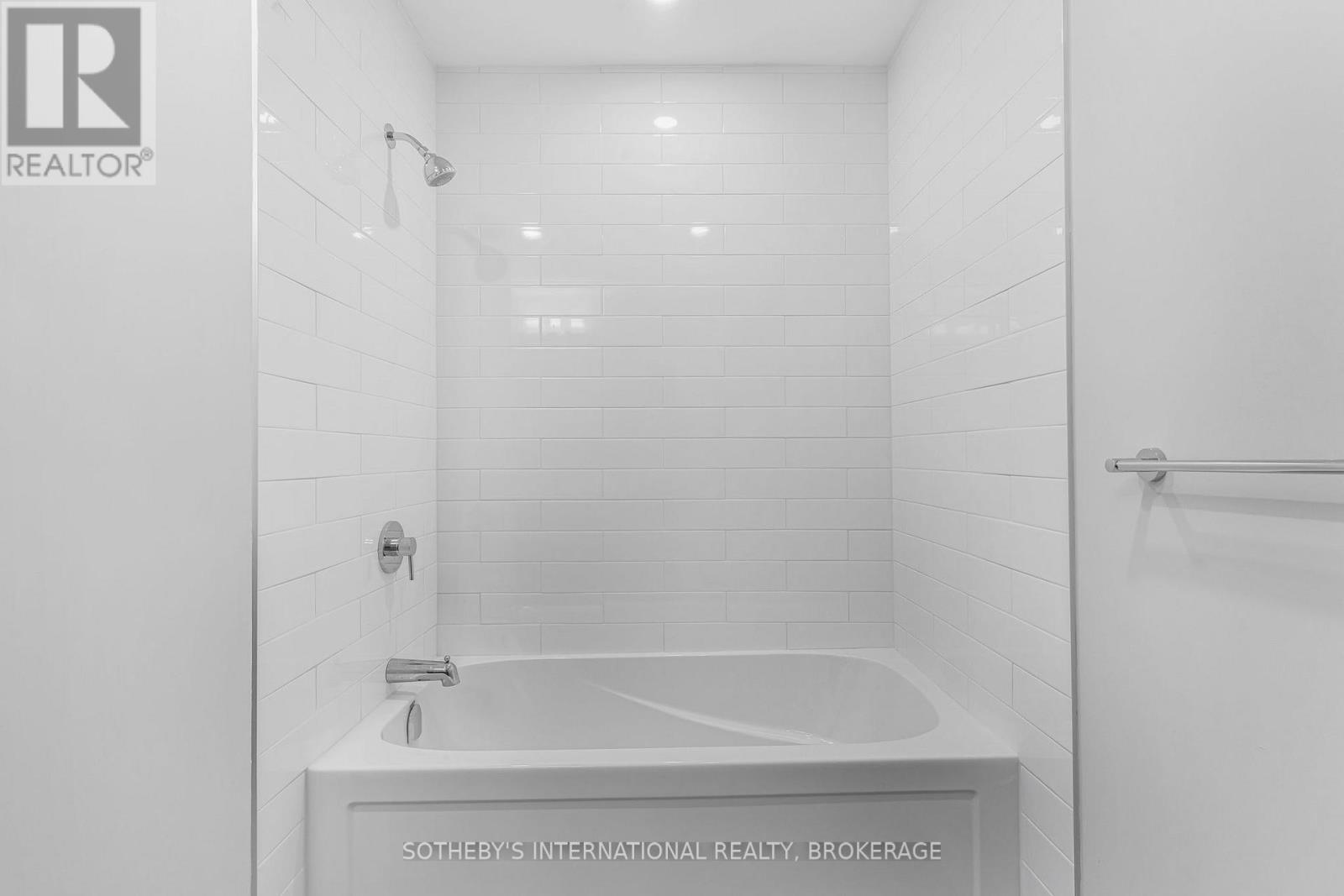 707 - 118 West Street, Port Colborne (Sugarloaf), Ontario  L3K 4C9 - Photo 17 - X12499948