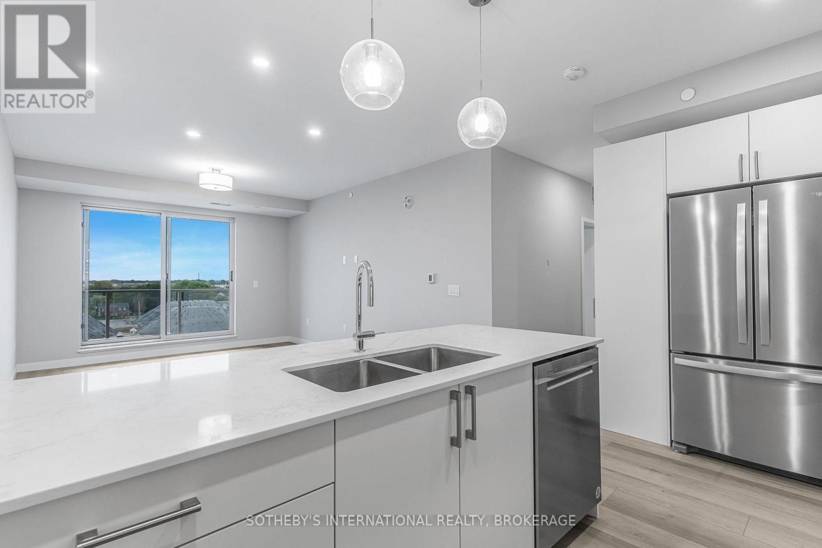 707 - 118 West Street, Port Colborne (Sugarloaf), Ontario  L3K 4C9 - Photo 5 - X12499948