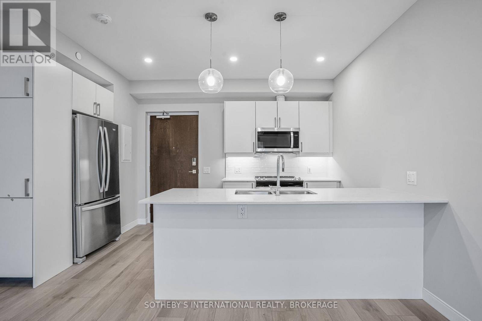 707 - 118 West Street, Port Colborne (Sugarloaf), Ontario  L3K 4C9 - Photo 6 - X12499948