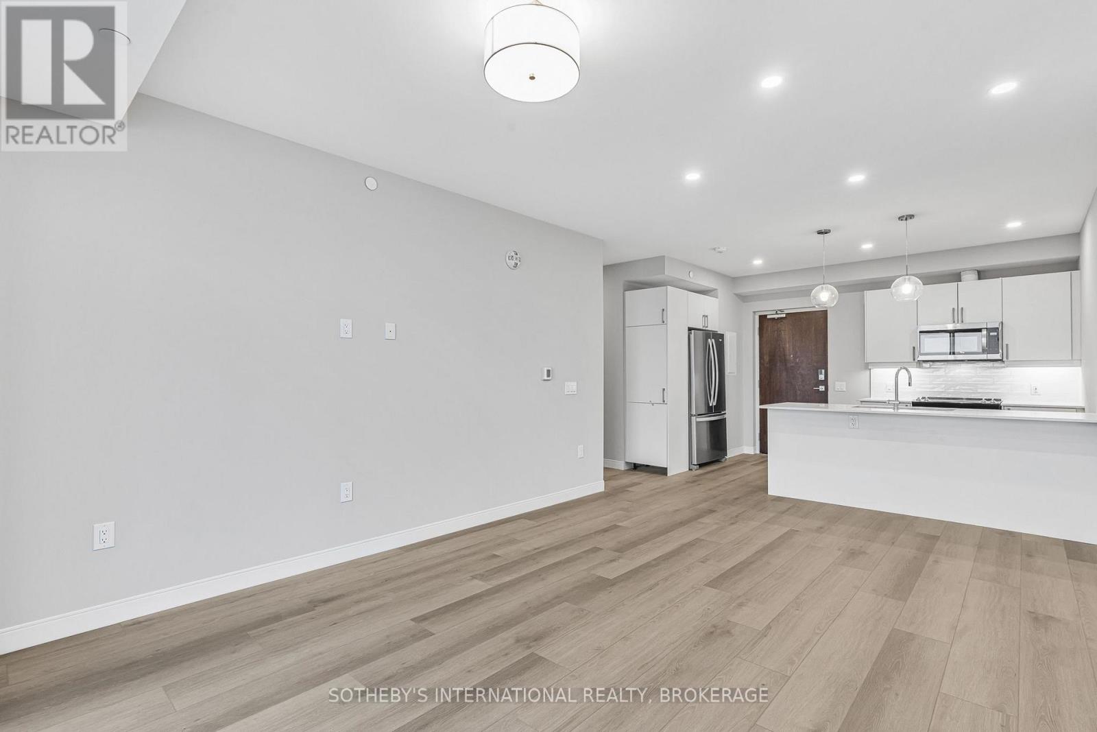 707 - 118 West Street, Port Colborne (Sugarloaf), Ontario  L3K 4C9 - Photo 8 - X12499948