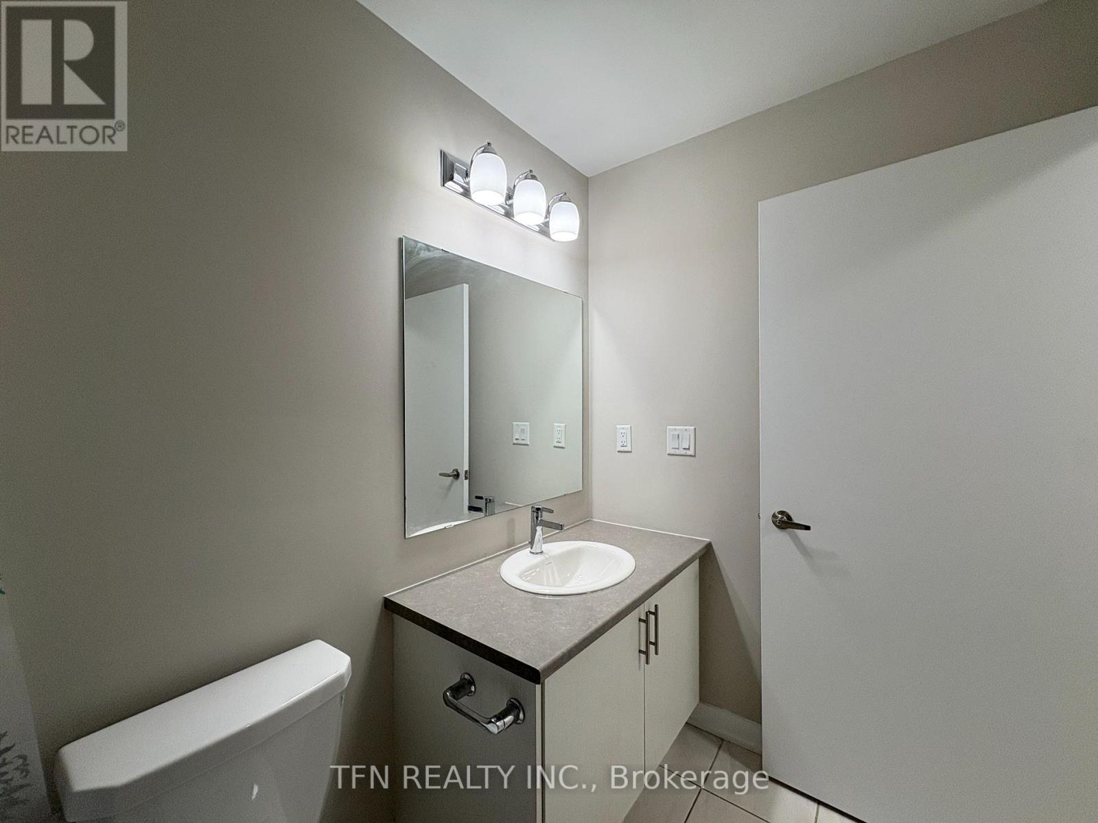 307 - 3401 Ridgeway Drive, Mississauga, Ontario  L5L 0B9 - Photo 28 - W12400696