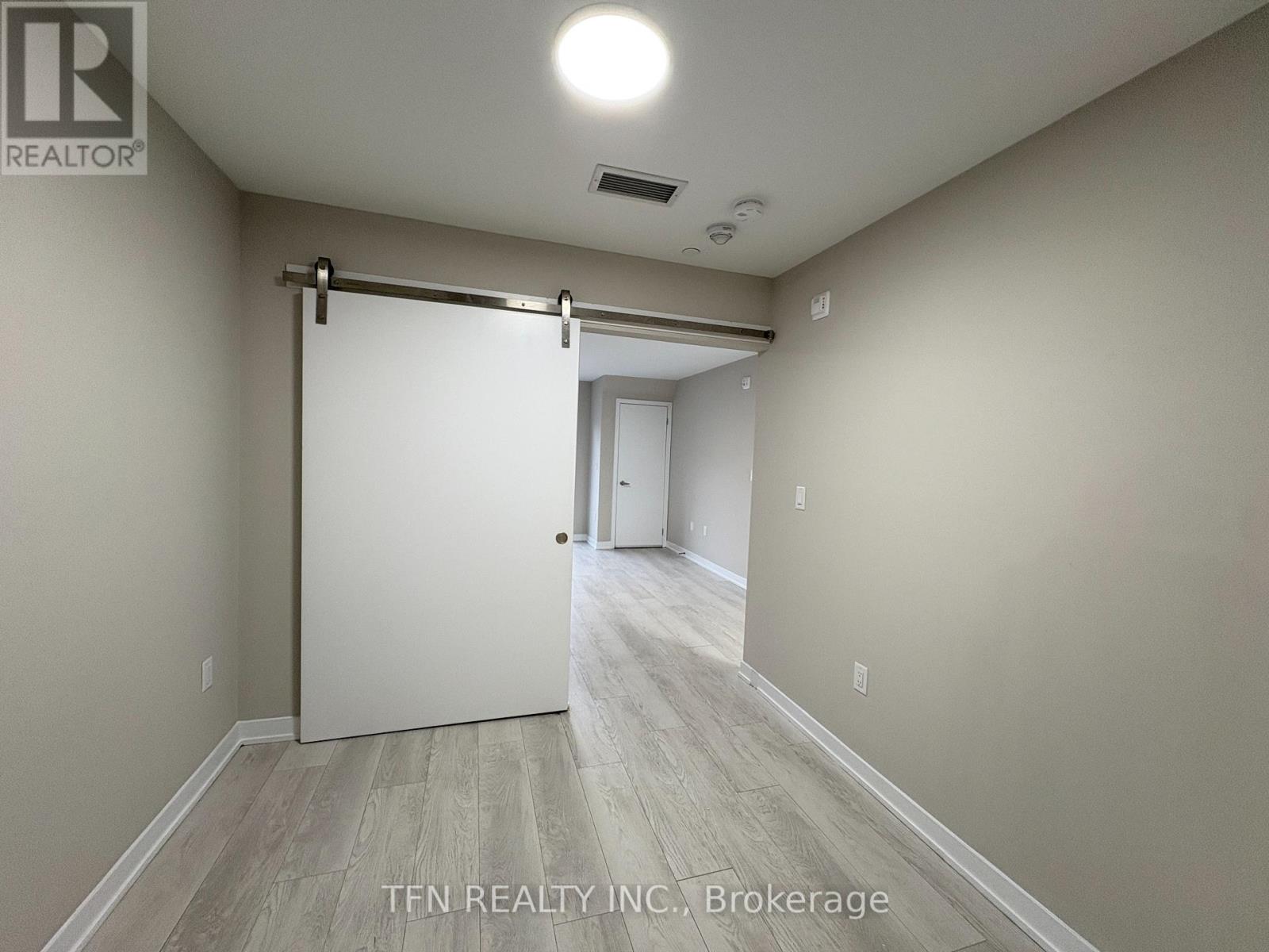 307 - 3401 Ridgeway Drive, Mississauga, Ontario  L5L 0B9 - Photo 25 - W12400696