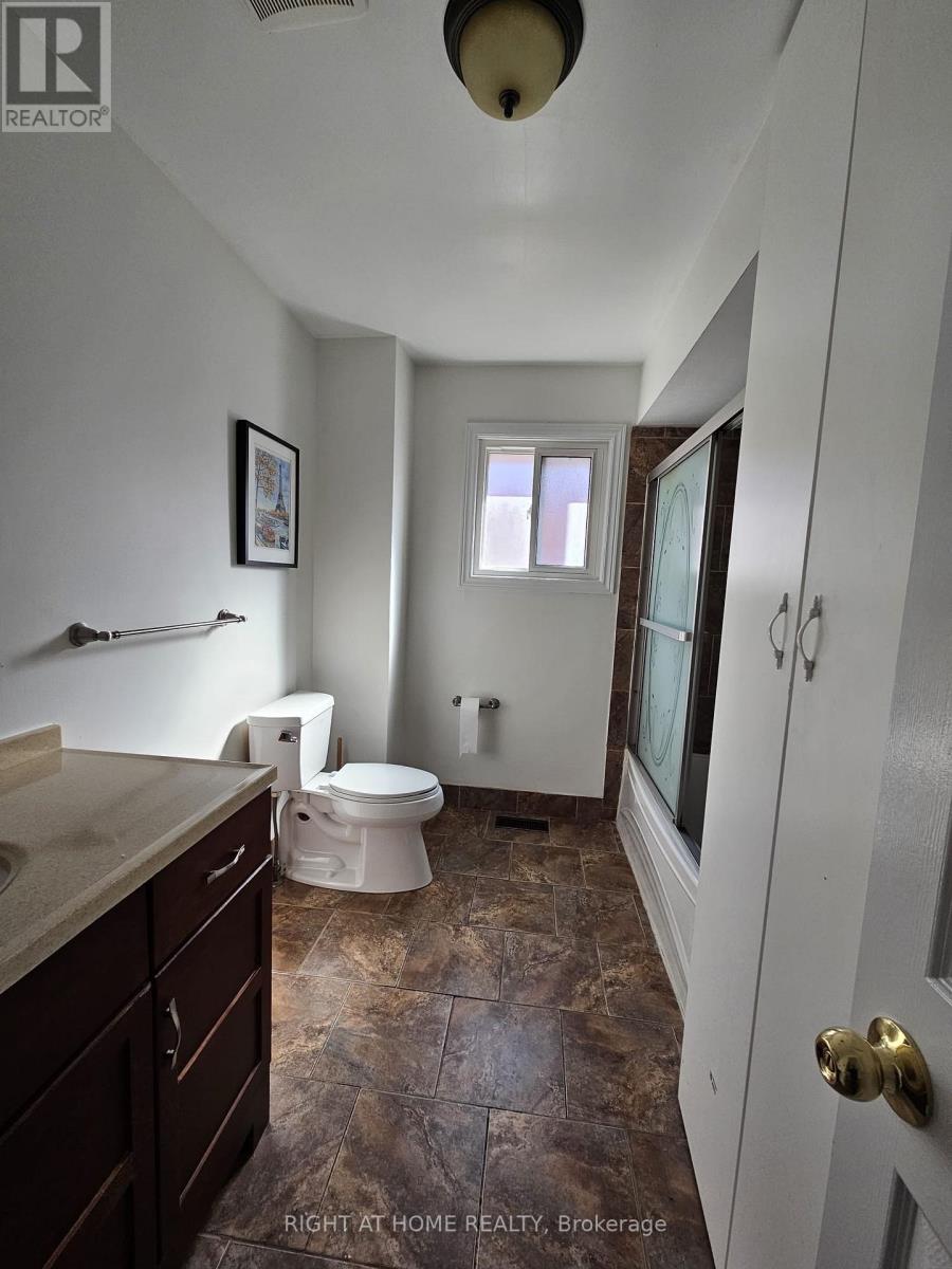 Upper Portion - 5191 Guildwood Way, Mississauga, Ontario  L5R 2T4 - Photo 17 - W12499346