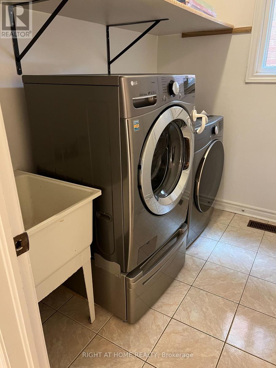 Upper Portion - 5191 Guildwood Way, Mississauga, Ontario  L5R 2T4 - Photo 35 - W12499346