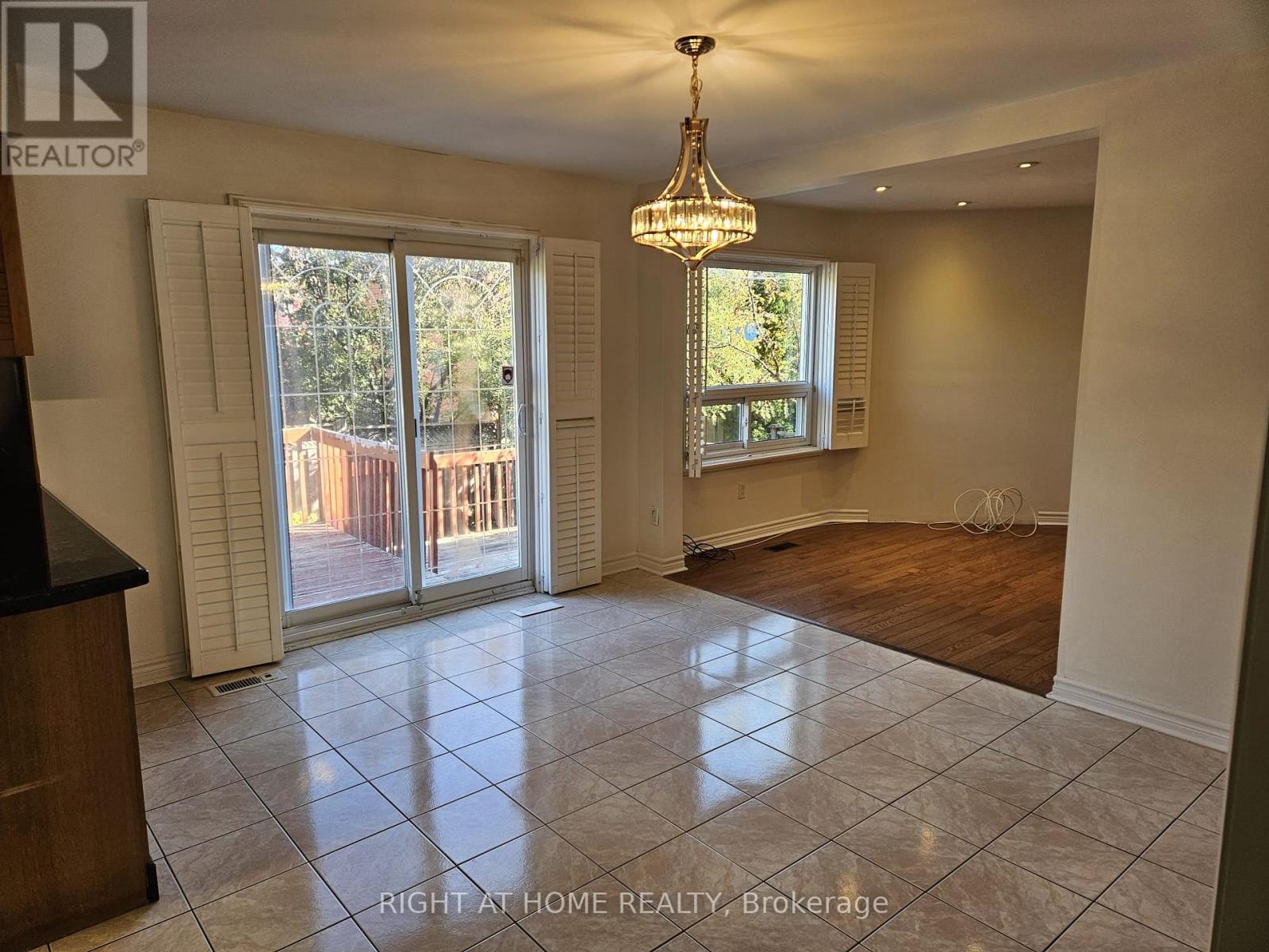 Upper Portion - 5191 Guildwood Way, Mississauga, Ontario  L5R 2T4 - Photo 24 - W12499346