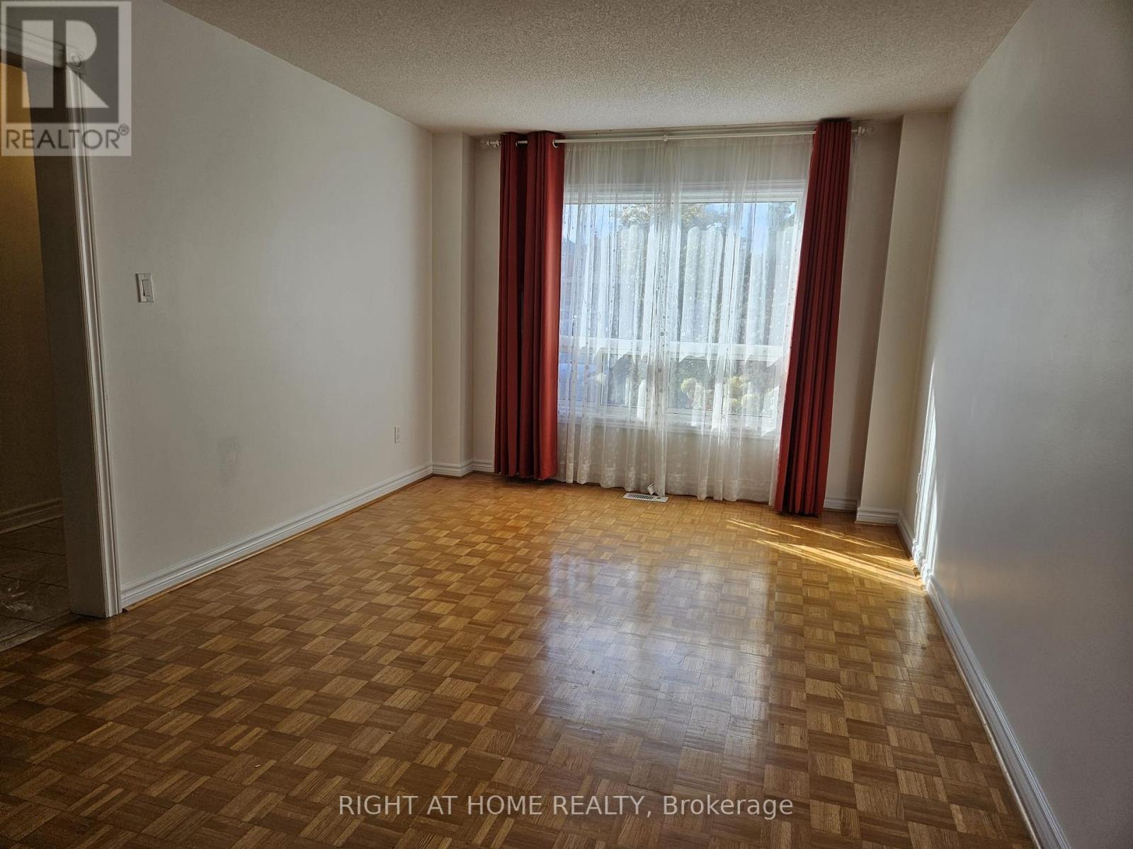 Upper Portion - 5191 Guildwood Way, Mississauga, Ontario  L5R 2T4 - Photo 26 - W12499346