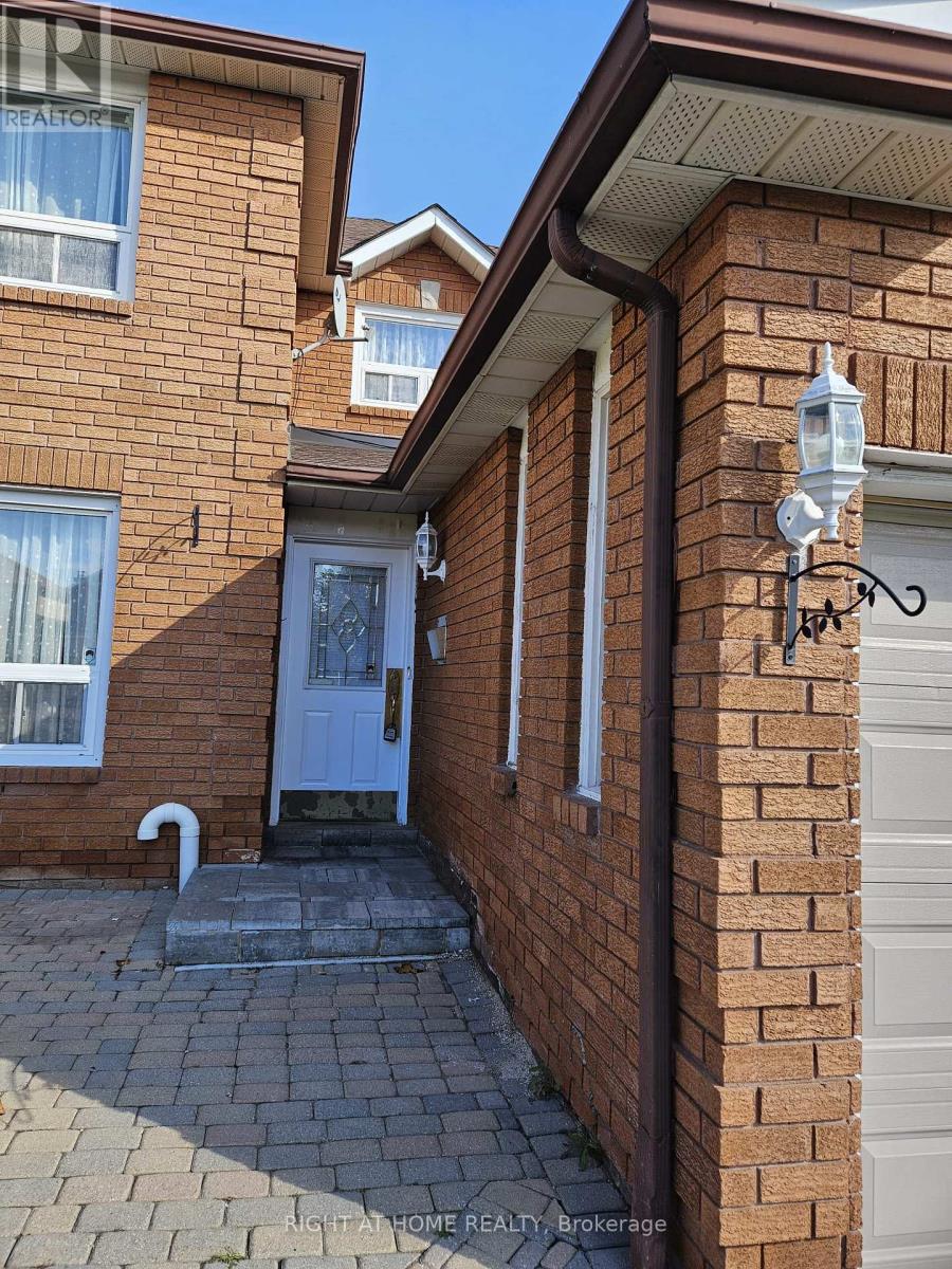 Upper Portion - 5191 Guildwood Way, Mississauga, Ontario  L5R 2T4 - Photo 3 - W12499346