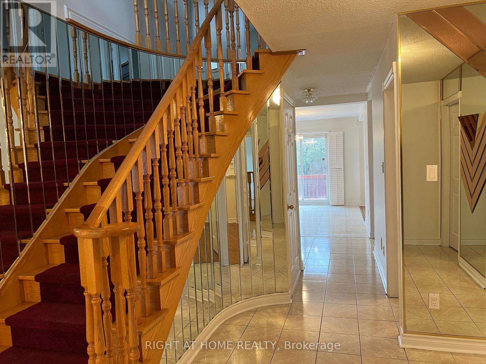 Upper Portion - 5191 Guildwood Way, Mississauga, Ontario  L5R 2T4 - Photo 36 - W12499346