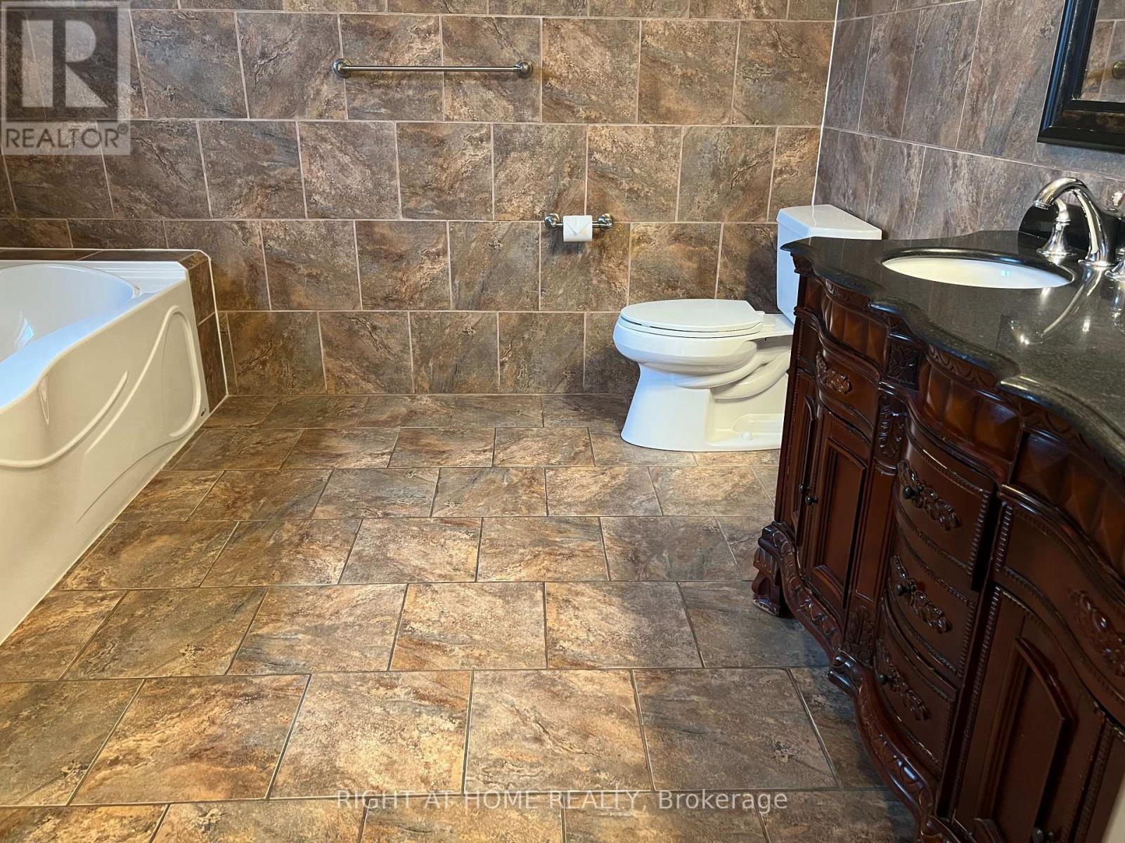 Upper Portion - 5191 Guildwood Way, Mississauga, Ontario  L5R 2T4 - Photo 38 - W12499346