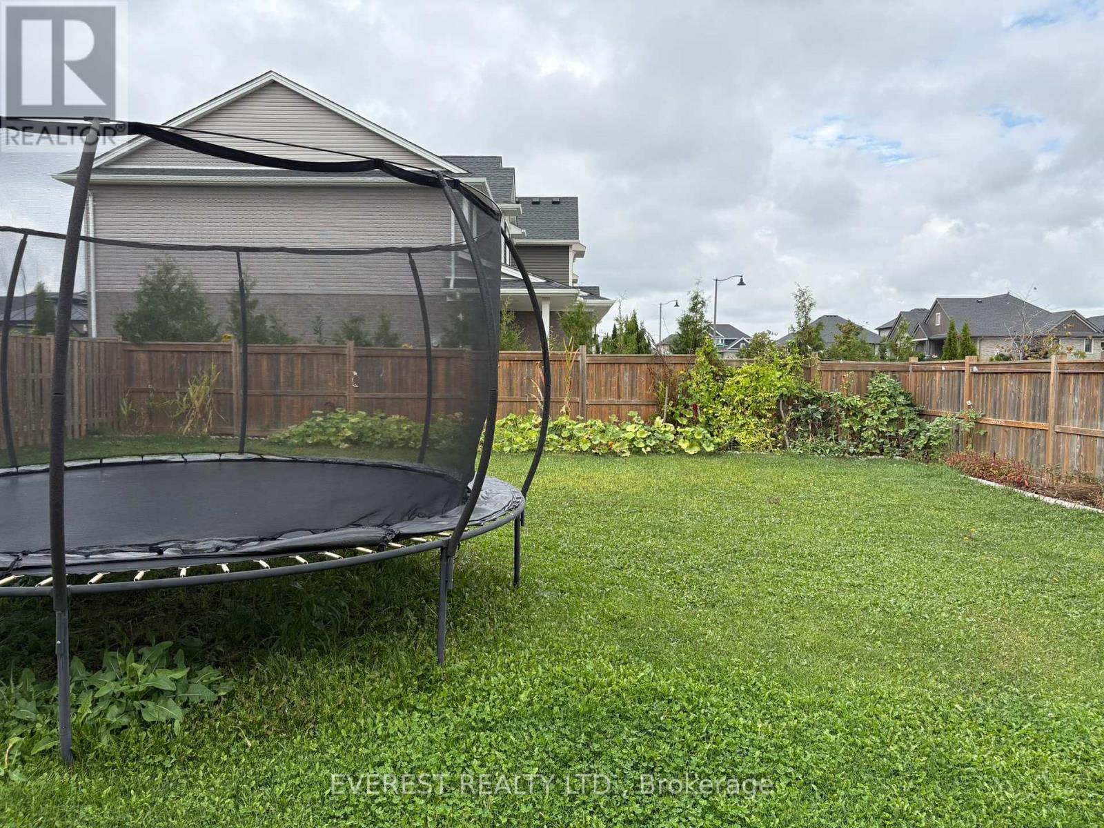 1 Melrose Court, St. Thomas, Ontario  N5R 0J4 - Photo 9 - X12426741