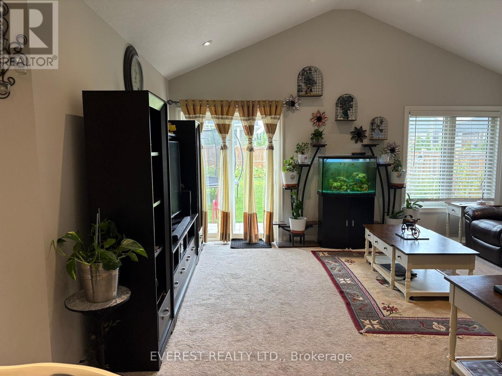 1 Melrose Court, St. Thomas, Ontario  N5R 0J4 - Photo 5 - X12426741