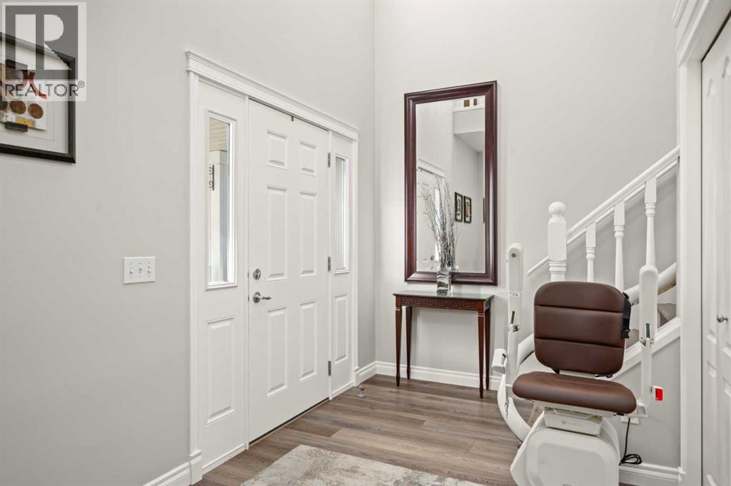 201 Westmount Bay, Okotoks, Alberta  T1S 0B5 - Photo 2 - A2267401