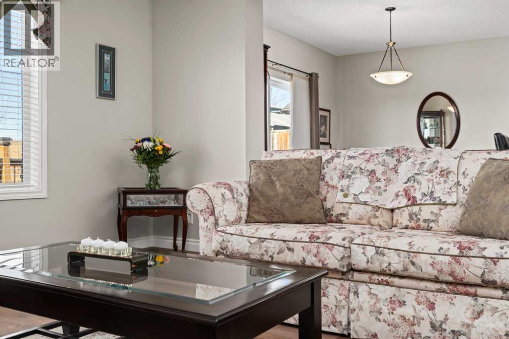 201 Westmount Bay, Okotoks, Alberta  T1S 0B5 - Photo 6 - A2267401