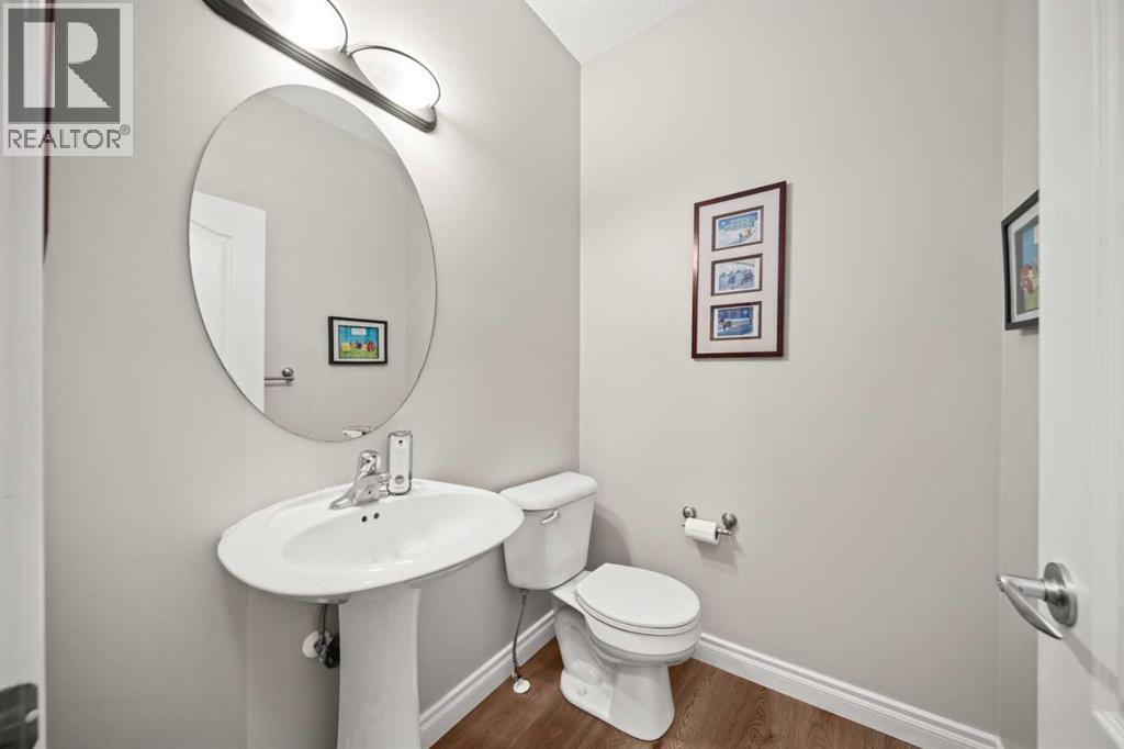 201 Westmount Bay, Okotoks, Alberta  T1S 0B5 - Photo 18 - A2267401