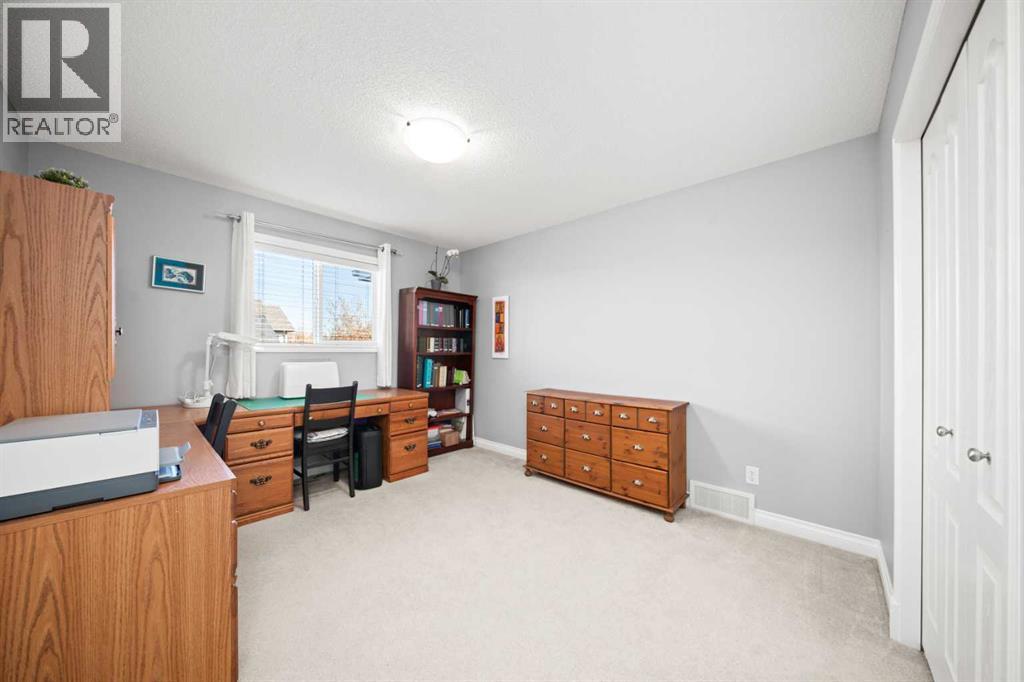 201 Westmount Bay, Okotoks, Alberta  T1S 0B5 - Photo 33 - A2267401