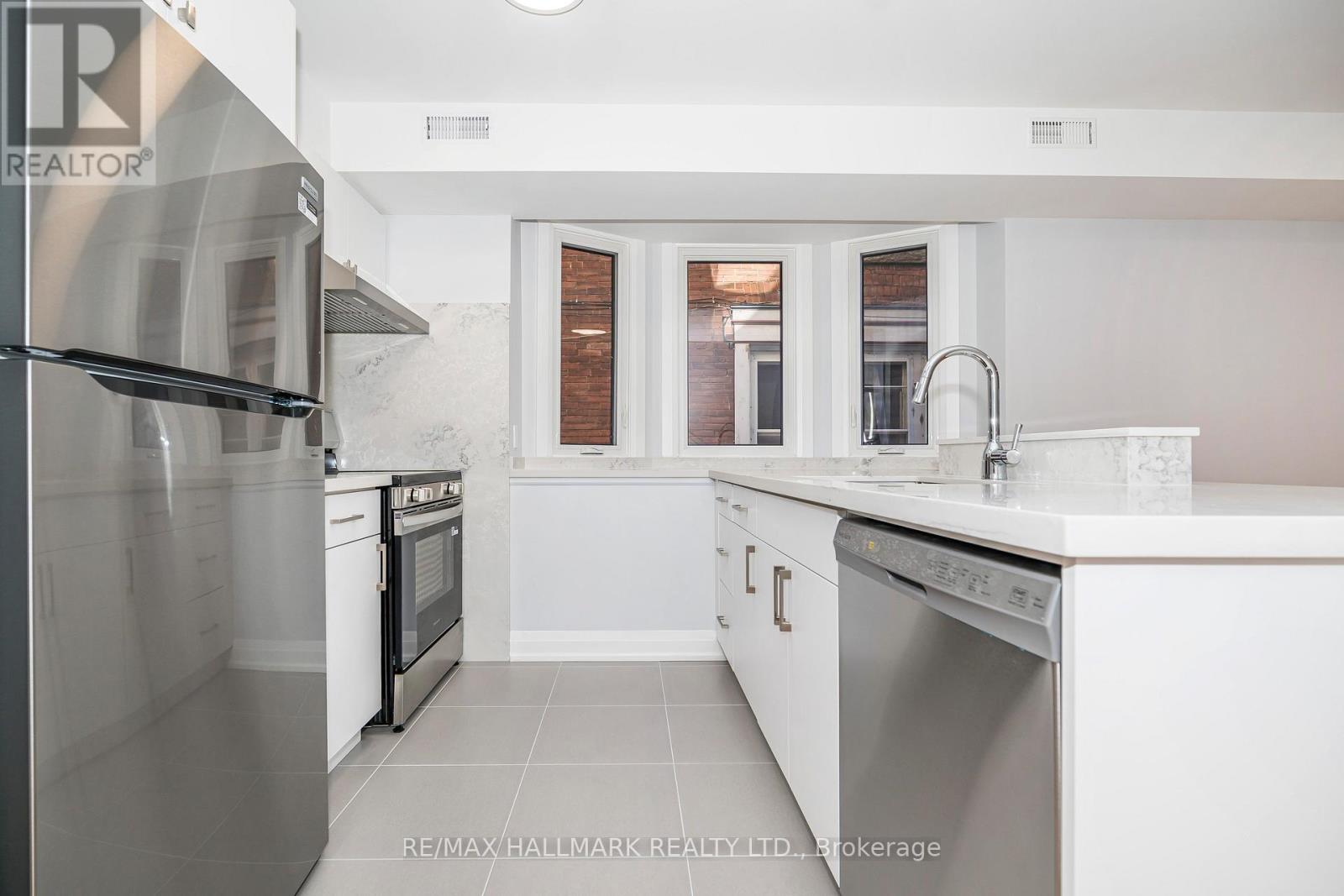 #2 Main - 519 Gladstone Avenue, Toronto (Dufferin Grove), Ontario  M6H 3J1 - Photo 10 - C12499956