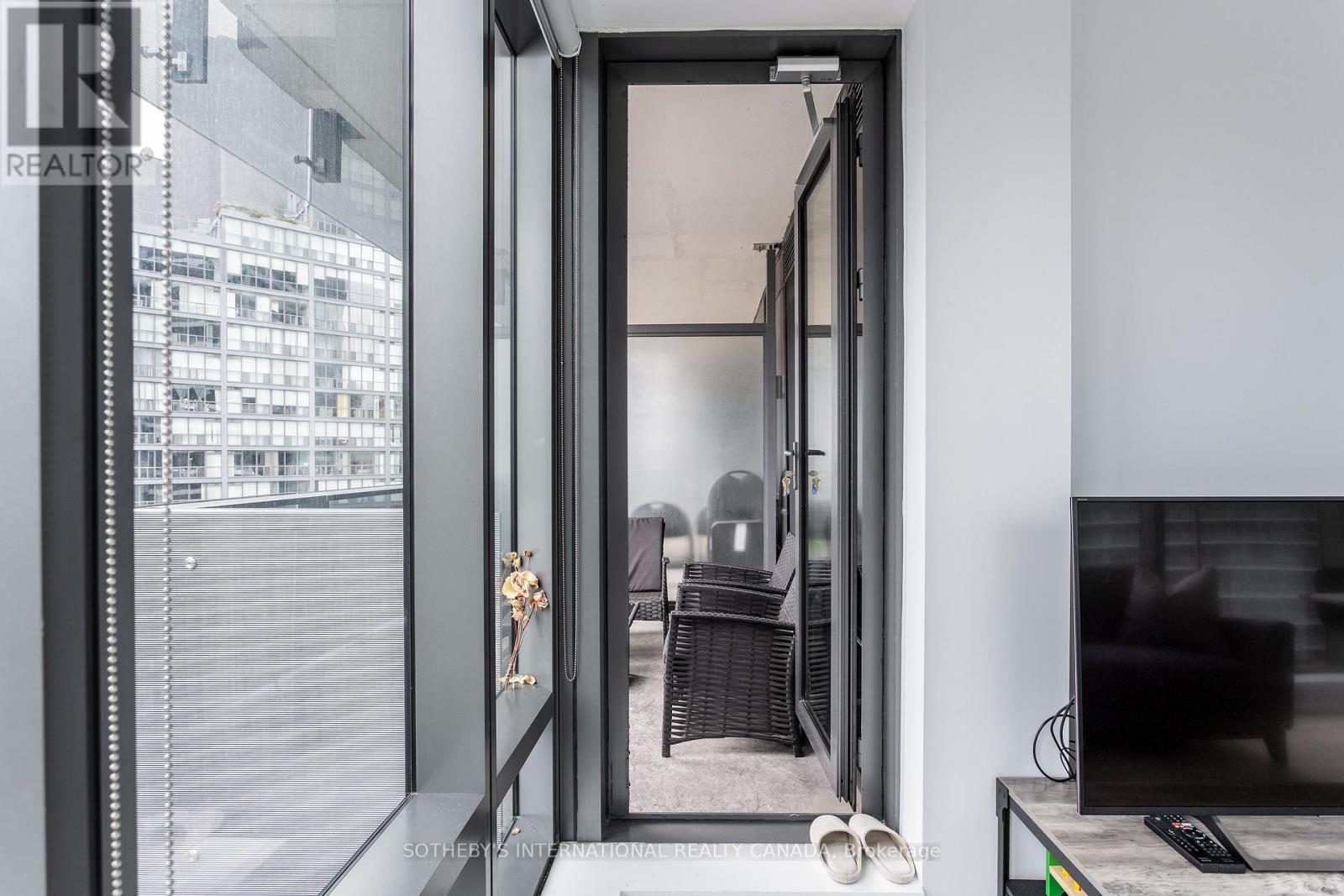 1402 - 5 St Joseph Street, Toronto, Ontario  M4Y 1J6 - Photo 10 - C12499986