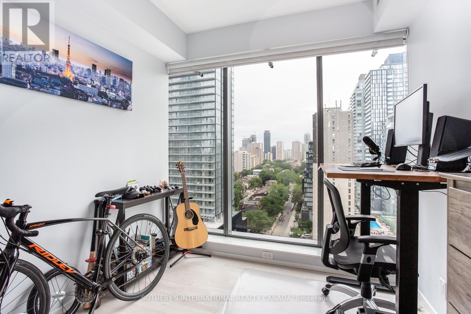 1402 - 5 St Joseph Street, Toronto, Ontario  M4Y 1J6 - Photo 14 - C12499986