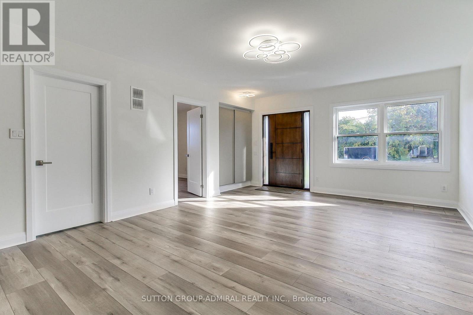 836 Montsell Avenue, Georgina (Historic Lakeshore Communities), Ontario  L0E 1S0 - Photo 10 - N12499934