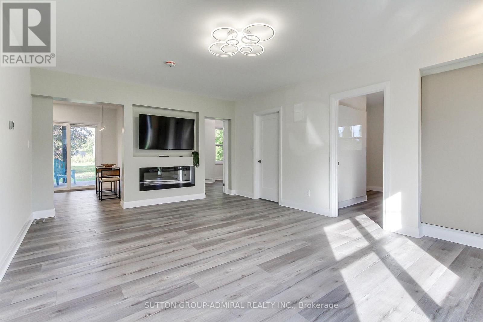 836 Montsell Avenue, Georgina (Historic Lakeshore Communities), Ontario  L0E 1S0 - Photo 11 - N12499934