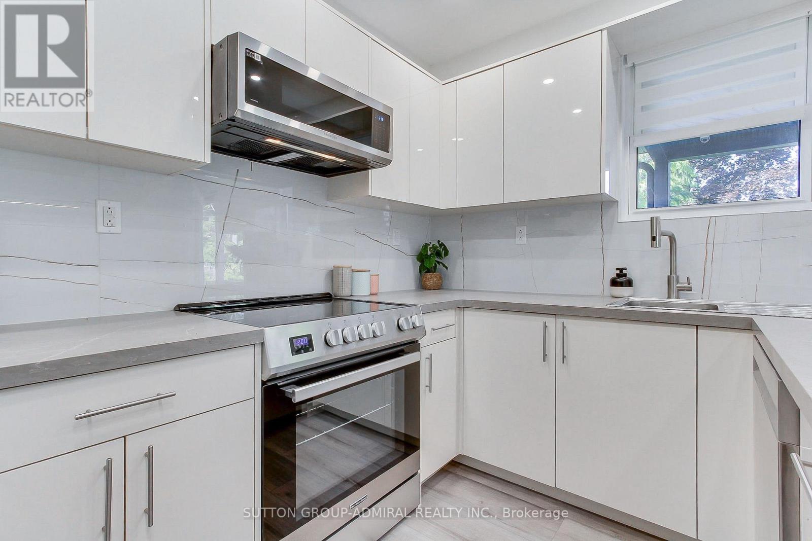 836 Montsell Avenue, Georgina (Historic Lakeshore Communities), Ontario  L0E 1S0 - Photo 15 - N12499934