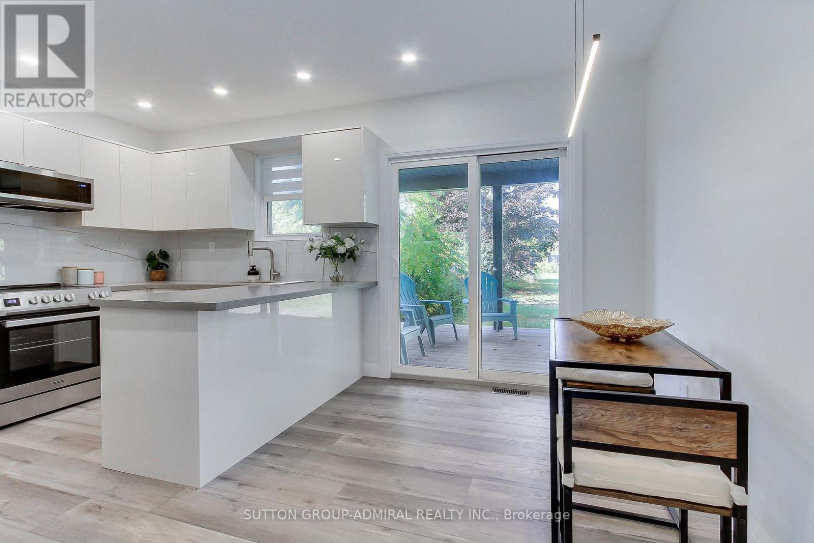 836 Montsell Avenue, Georgina (Historic Lakeshore Communities), Ontario  L0E 1S0 - Photo 18 - N12499934